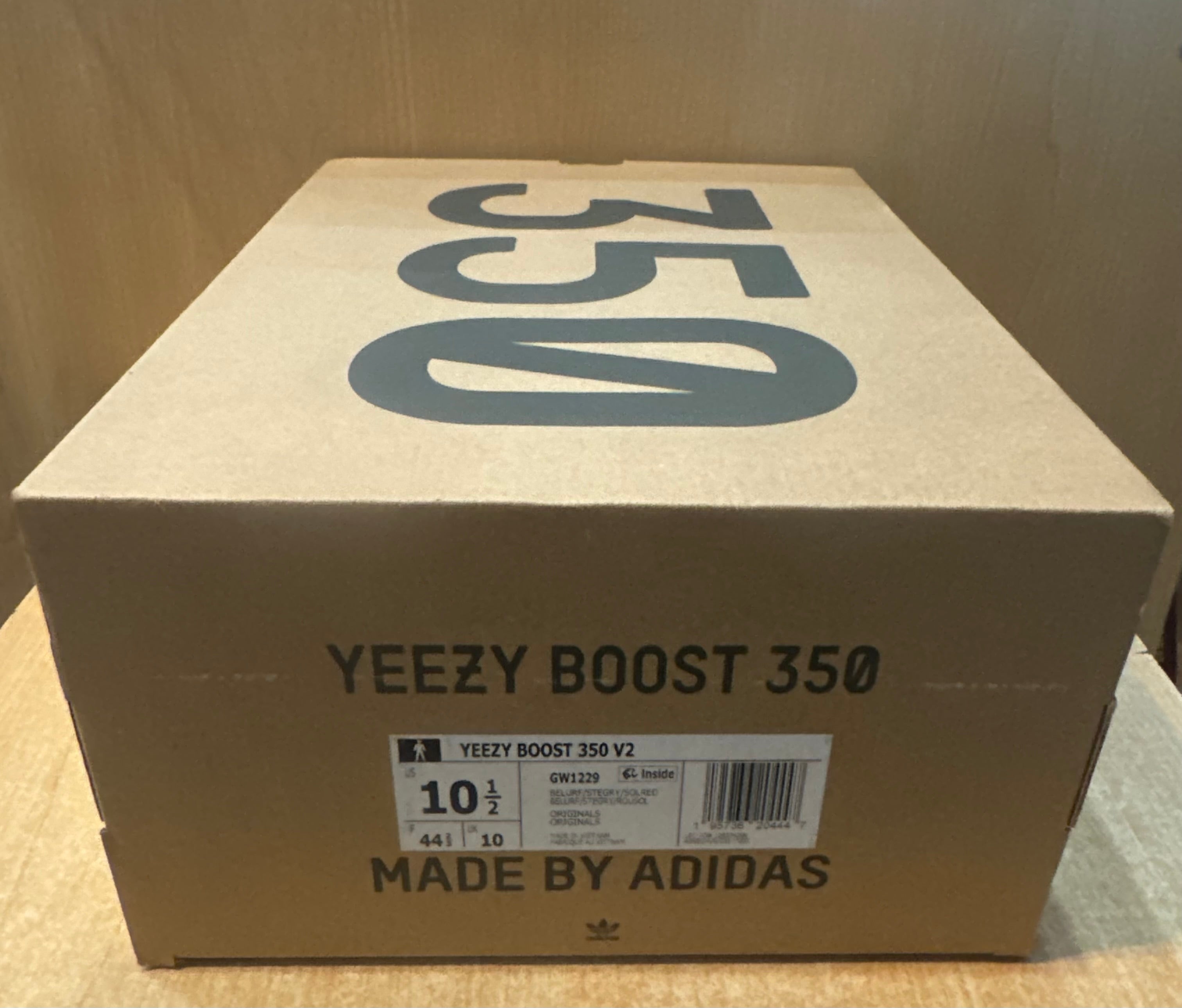 Brand New Yeezy Boost 350 V2 Beluga Reflective Size 10.5