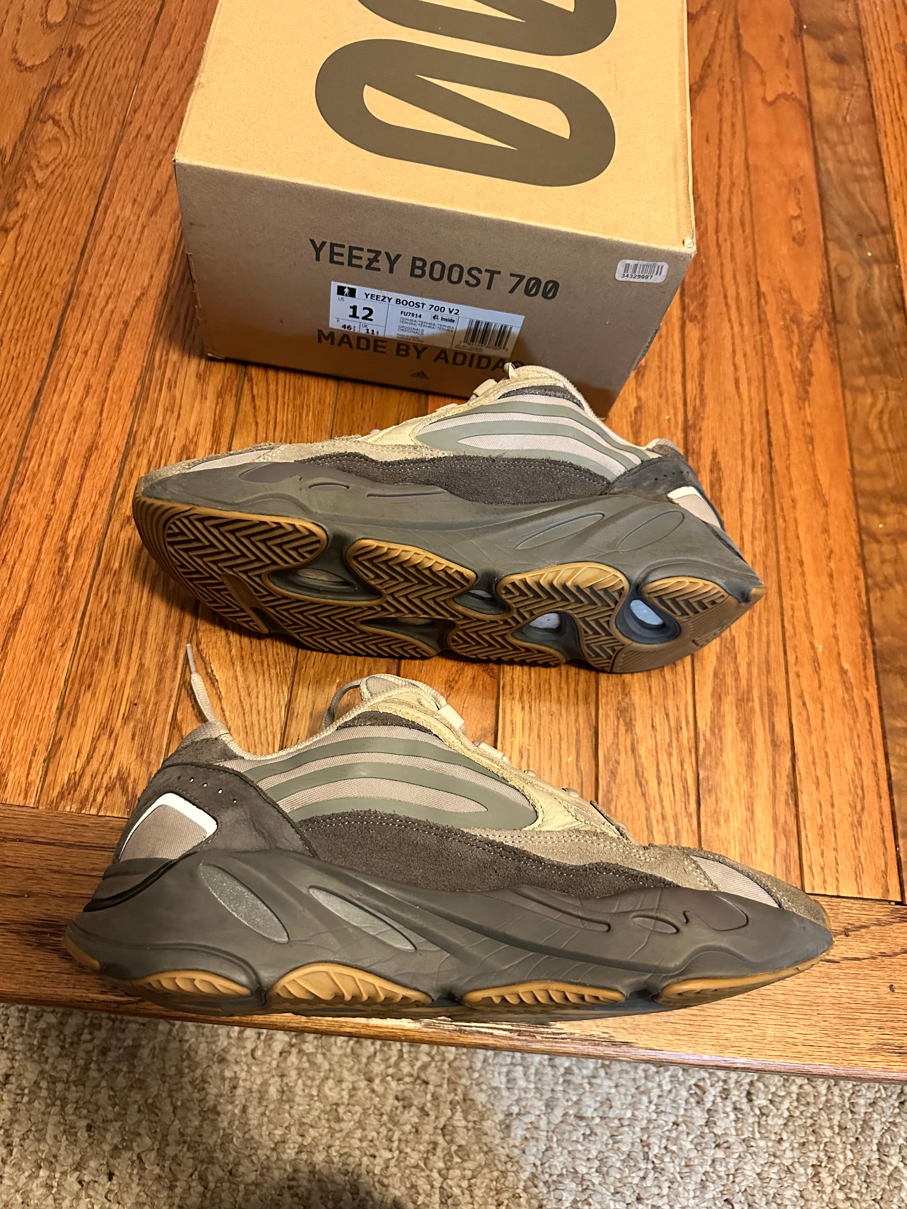 Tephra Adidas Yeezy Boost 700 V2 size 12