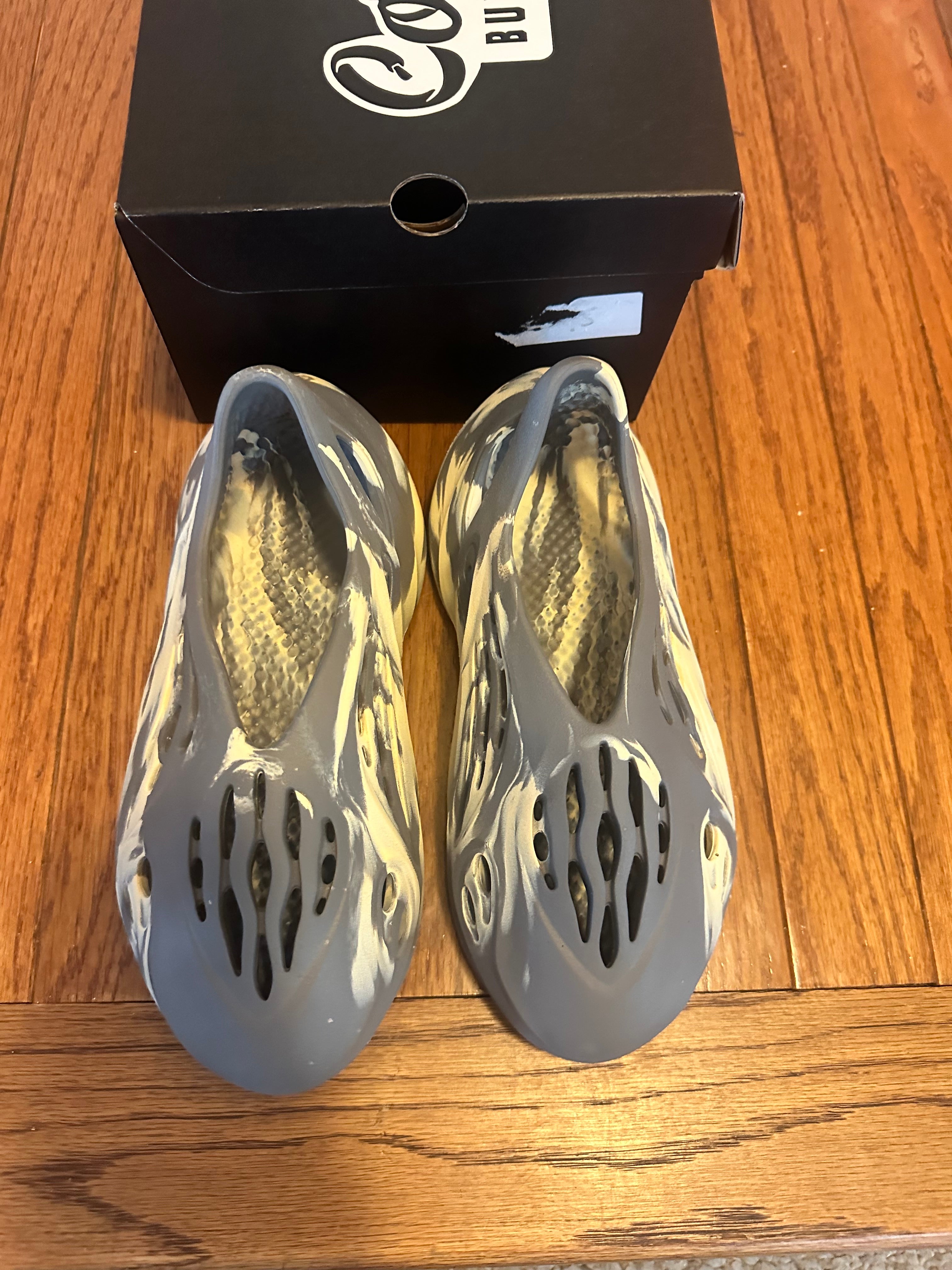 Moon Gray Adidas Foam RNNR size 6
