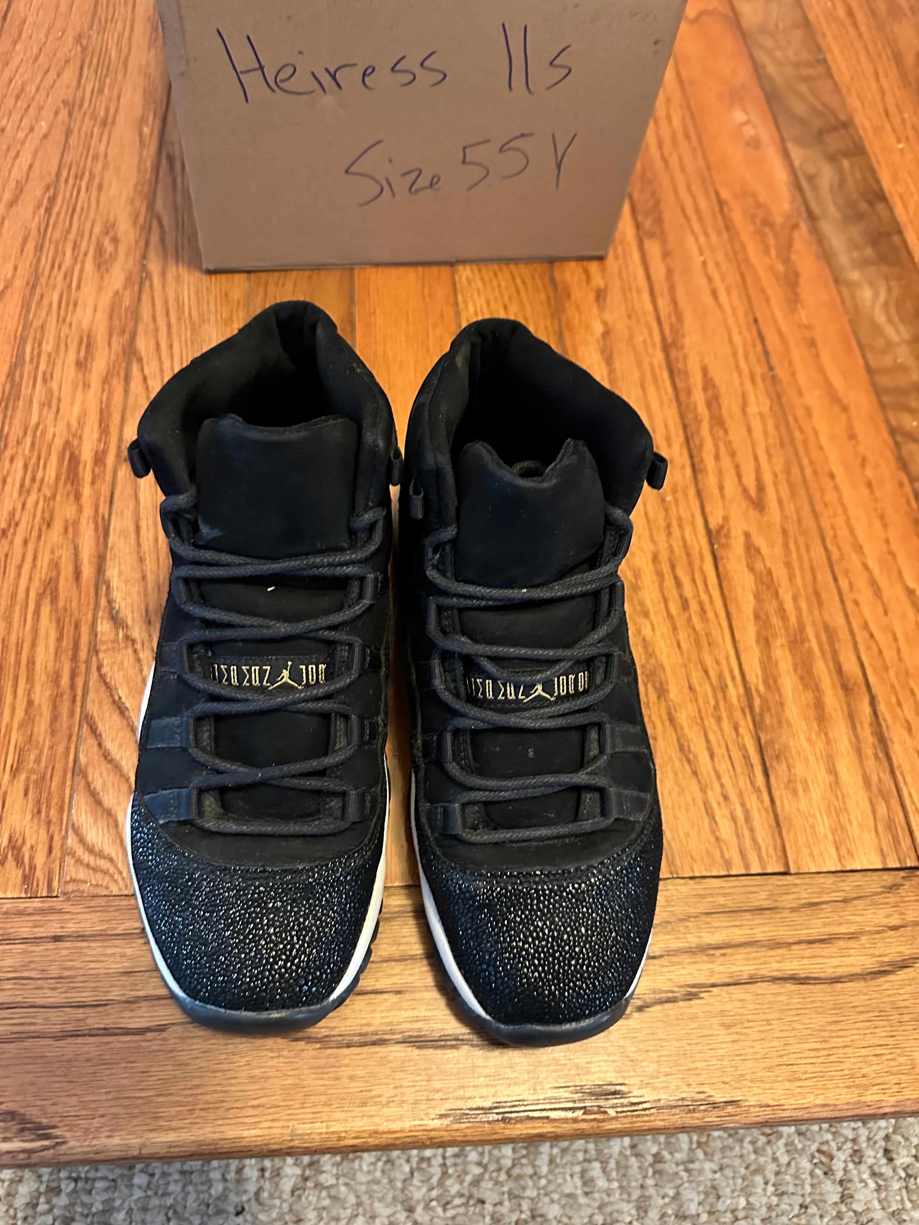 Heiress Black Stingray 11s size 5.5