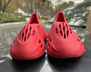 Yeezy Foam RNNR Vermillion Size 8