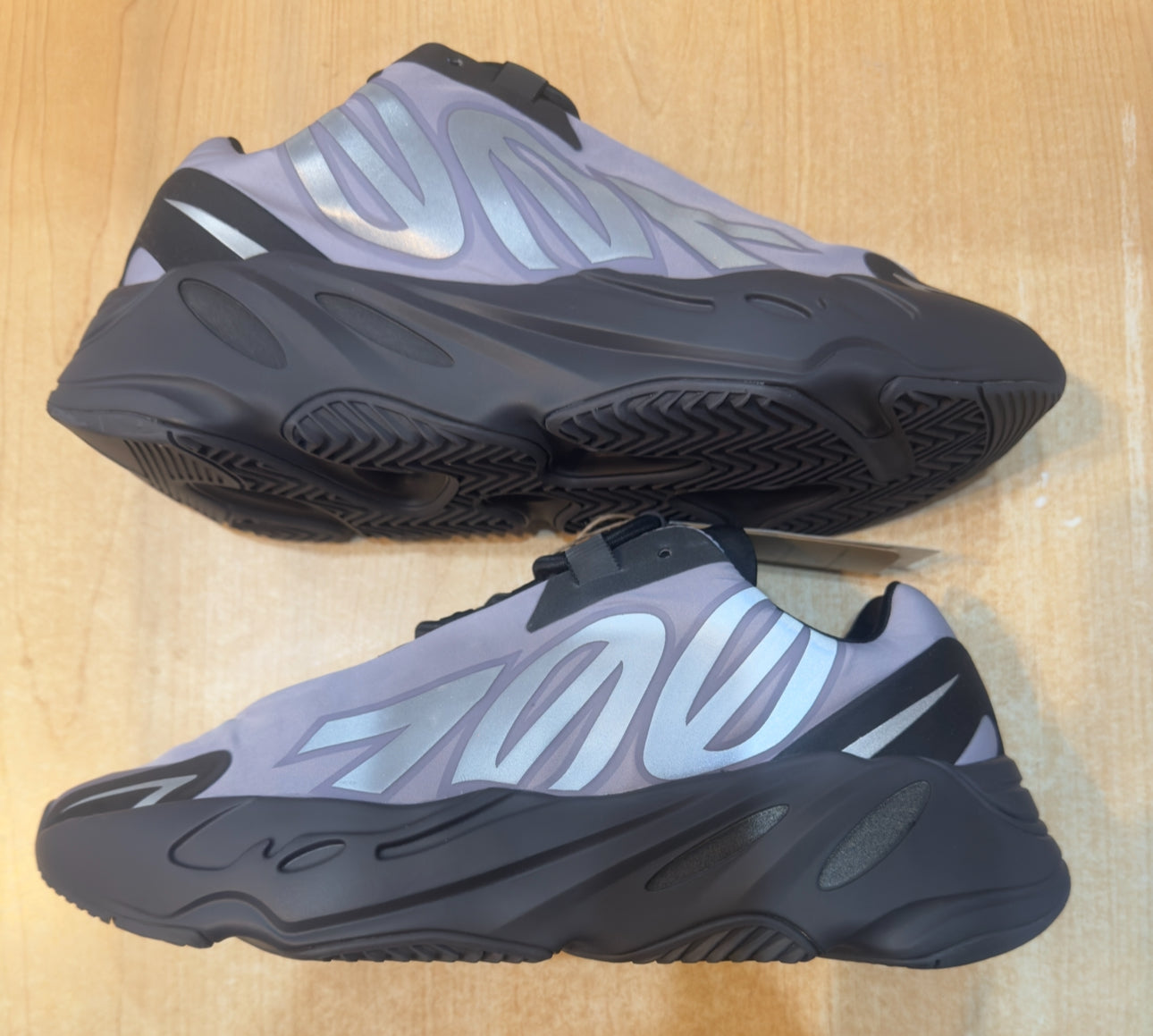 Brand New Yeezy Boost 700 MNVN Geode Size 8.5