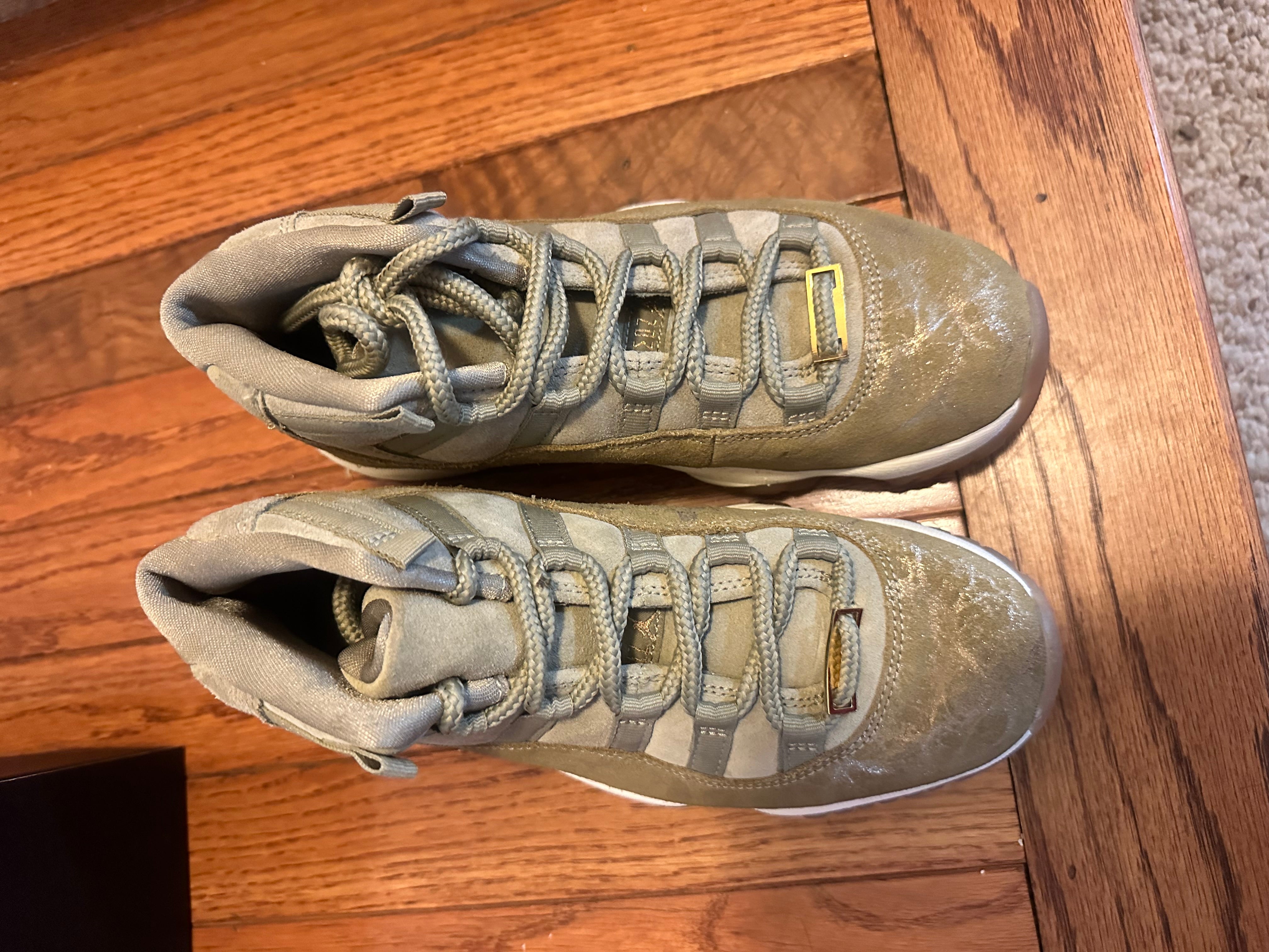 Neutral Olive 11s size 5.5