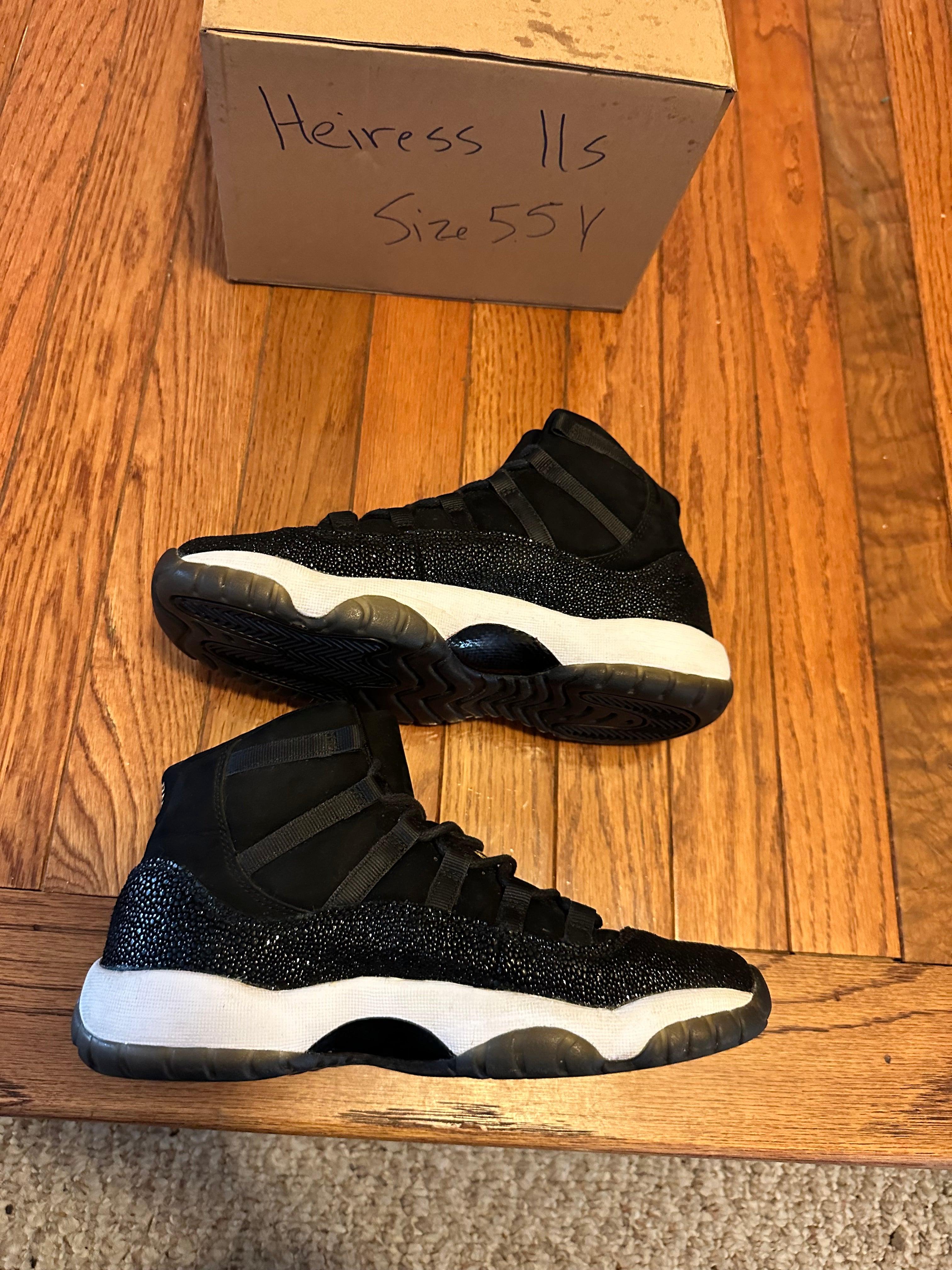 Heiress Black Stingray 11s size 5.5