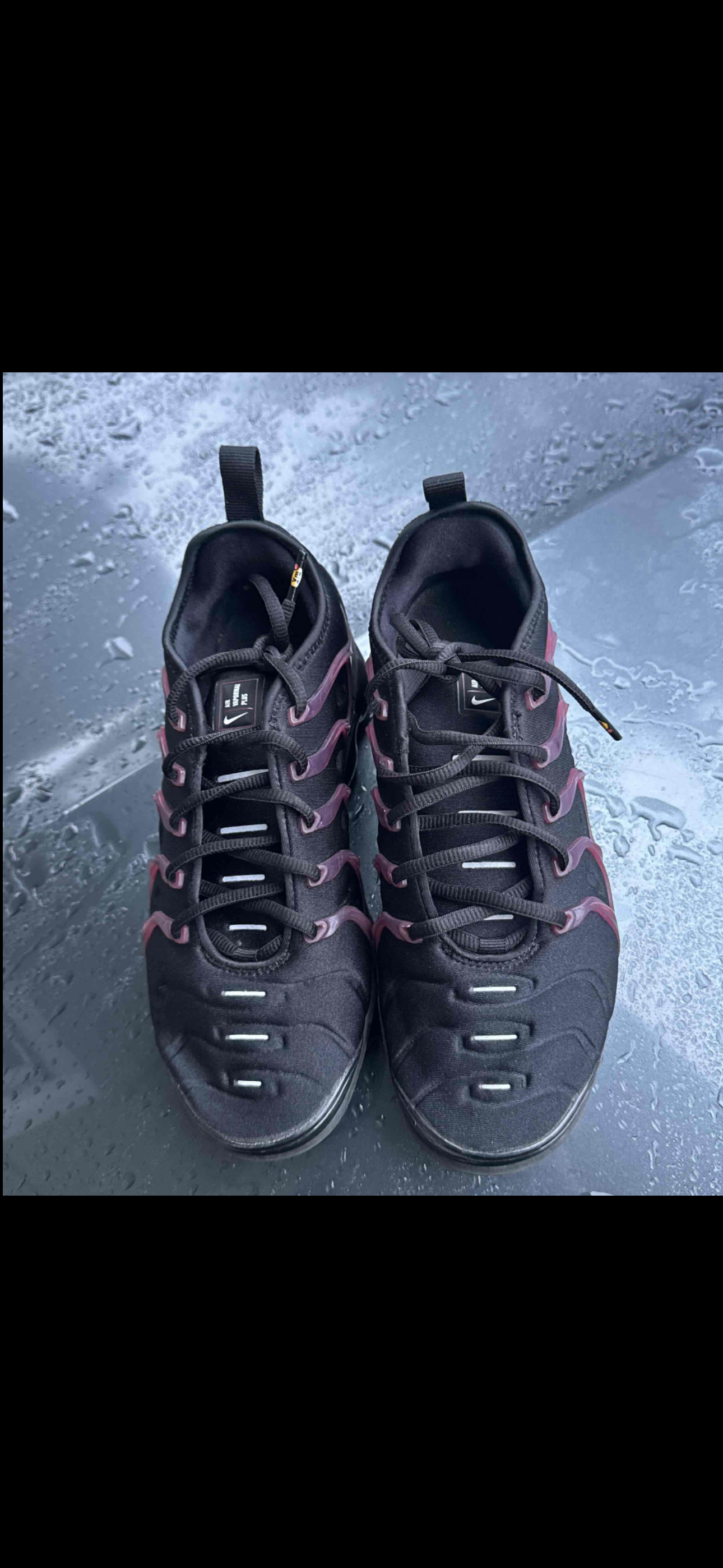 Air Vapormax Plus Black Noble Red Size 7