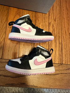 White Arctic Light Pink 1s size 6C