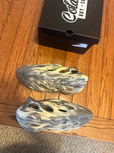 Moon Gray Adidas Foam RNNR size 6