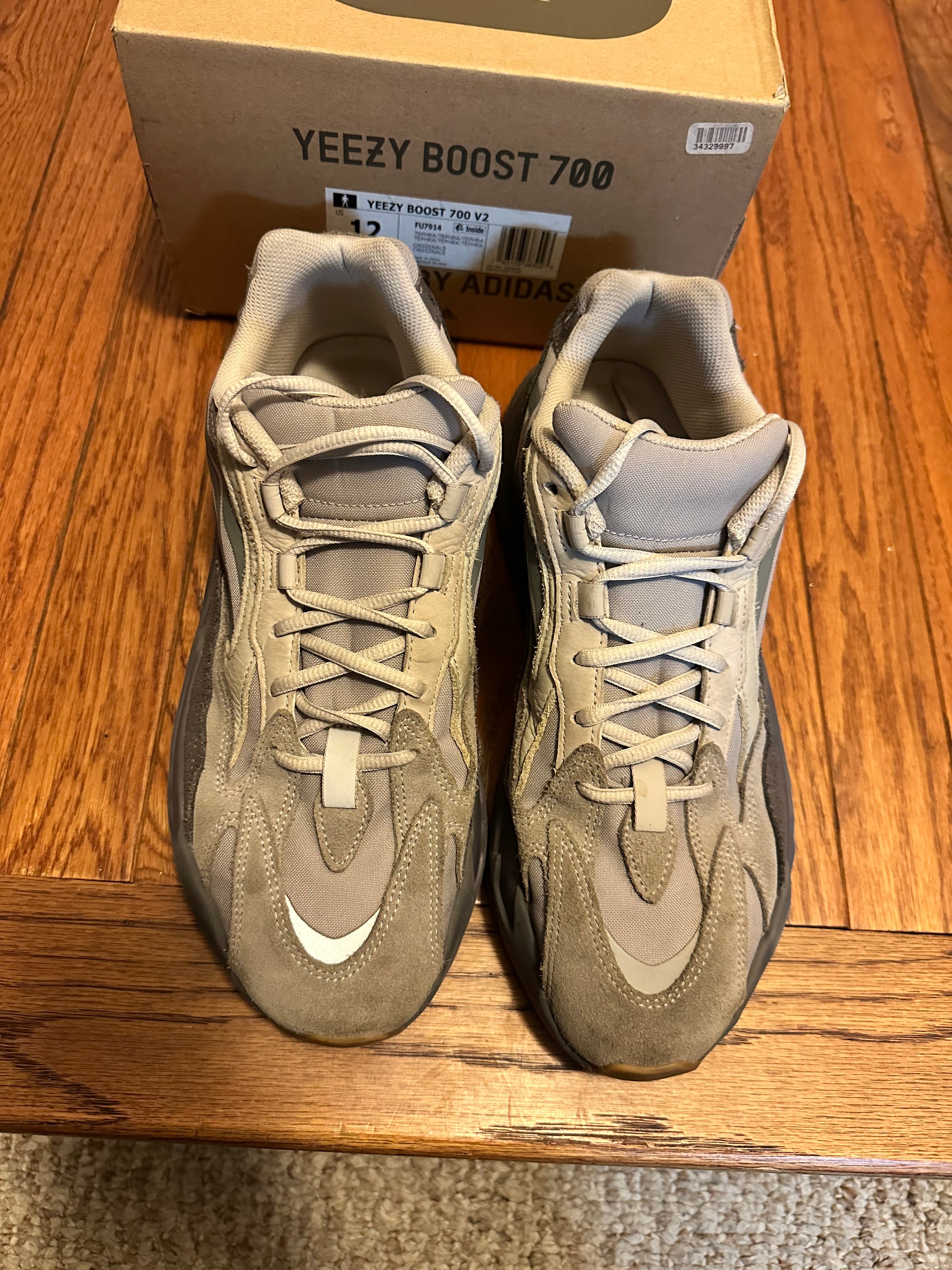 Tephra Adidas Yeezy Boost 700 V2 size 12