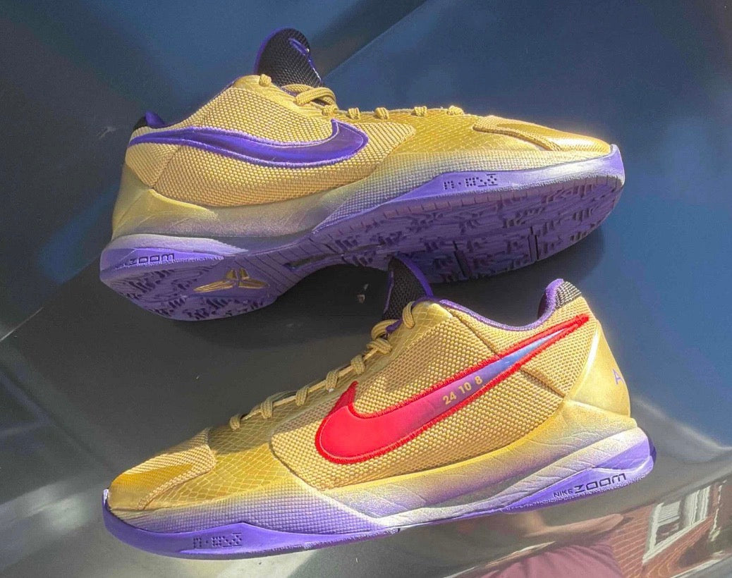 Undefeated X Zoom Kobe 5 Protro Hall Of Fame Size 8.5