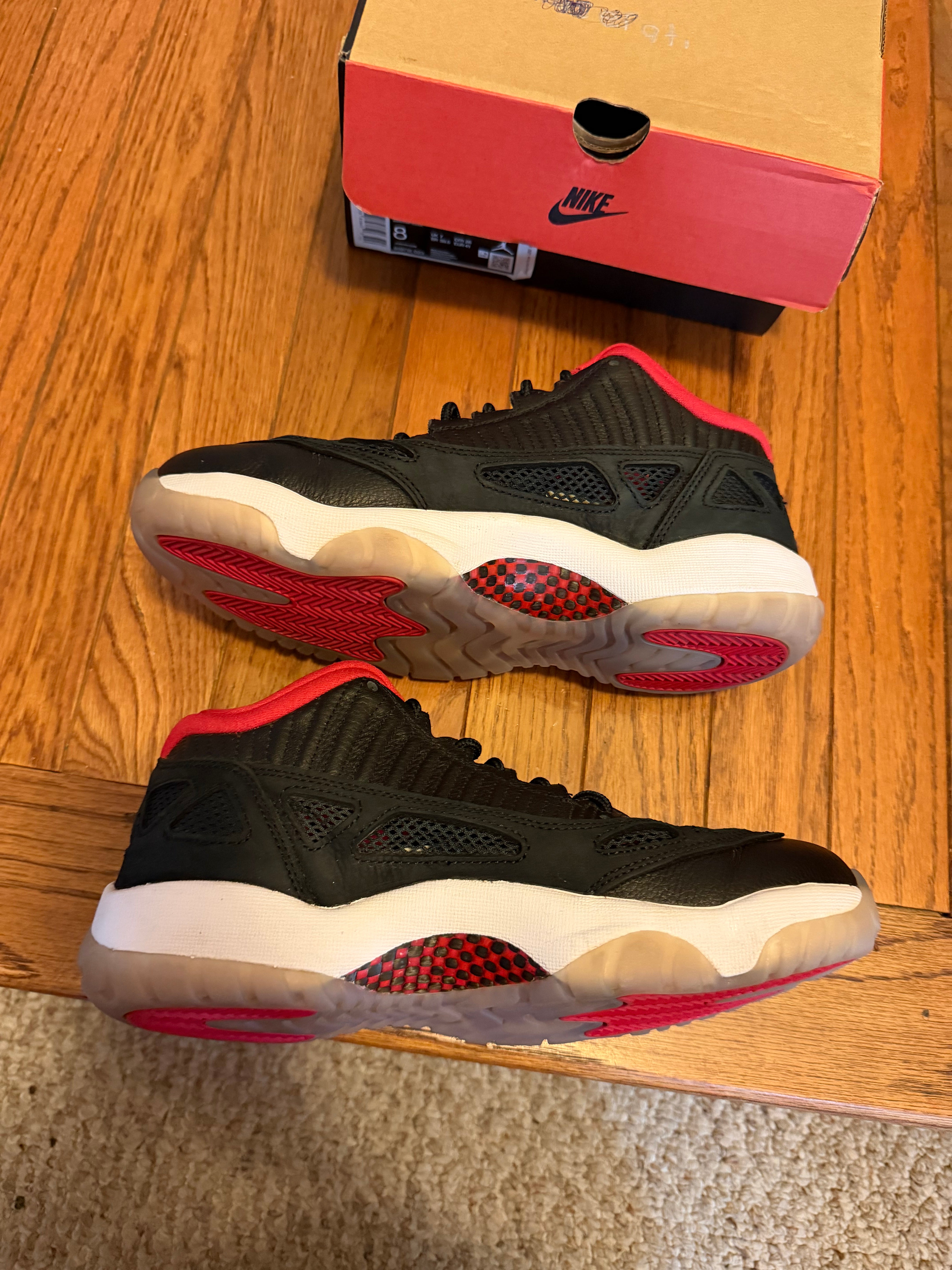 Bred 11 IE size 8