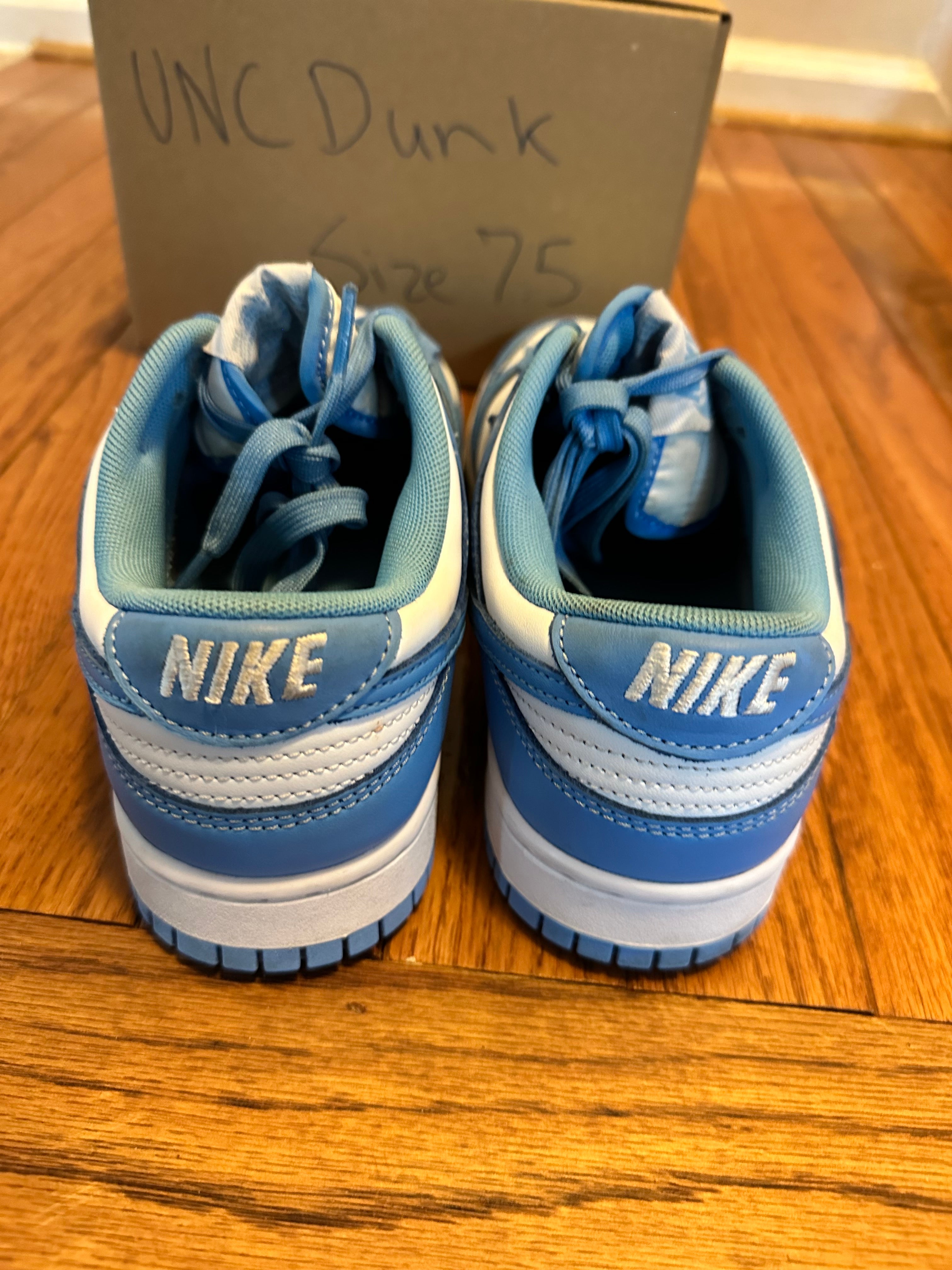 UNC Nike Dunk Low Size 7.5