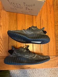 MX Dark Salt Adidas Yeezy 350 V2 size 5