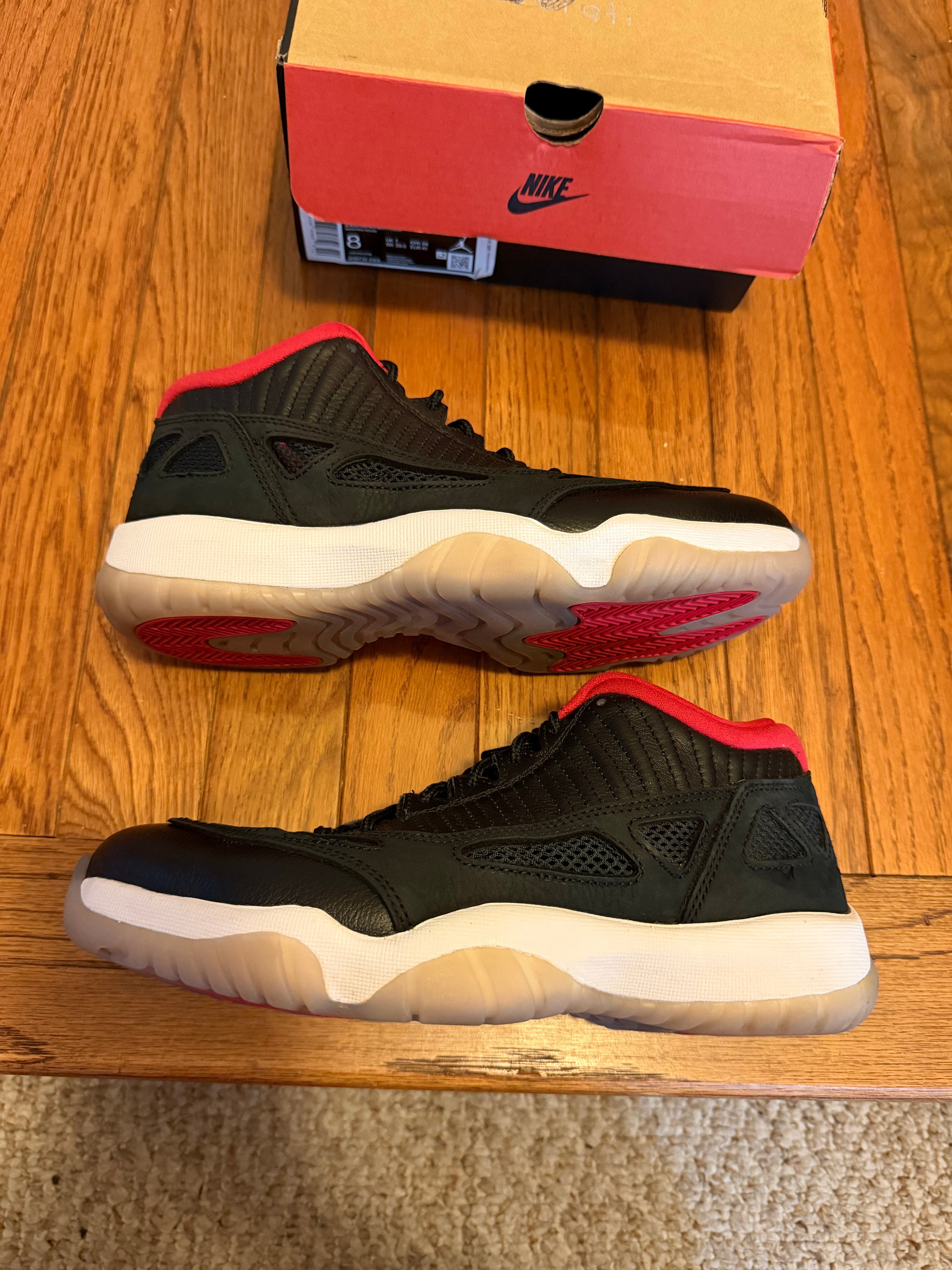 Bred 11 IE size 8