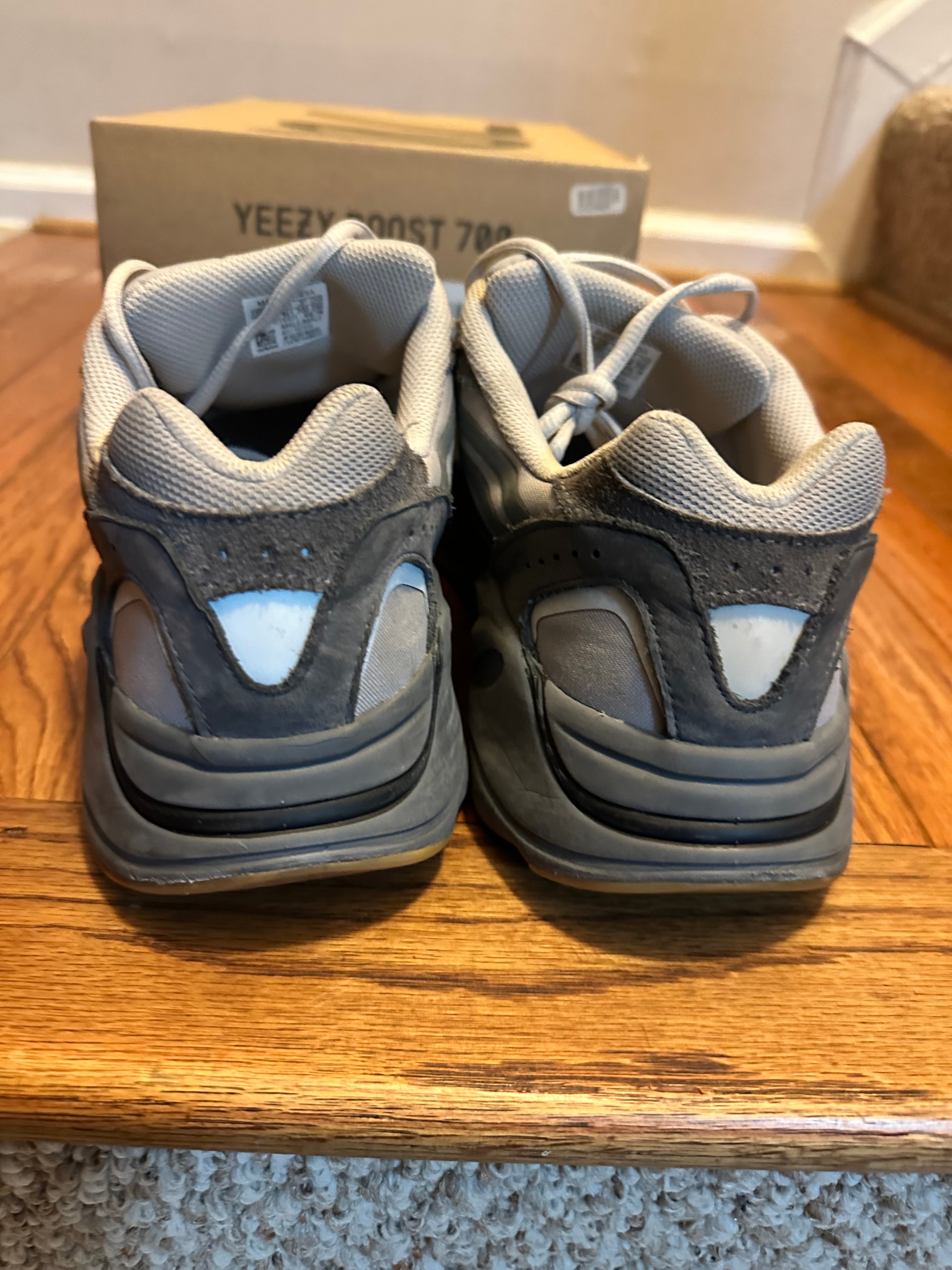 Tephra Adidas Yeezy Boost 700 V2 size 12