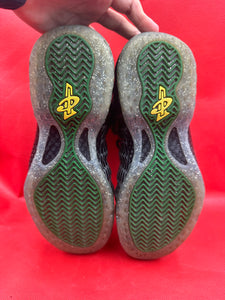 Oregon duck Nike Foamposite size 7.5