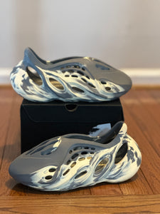 Moon Gray Adidas Foam RNNR size 6