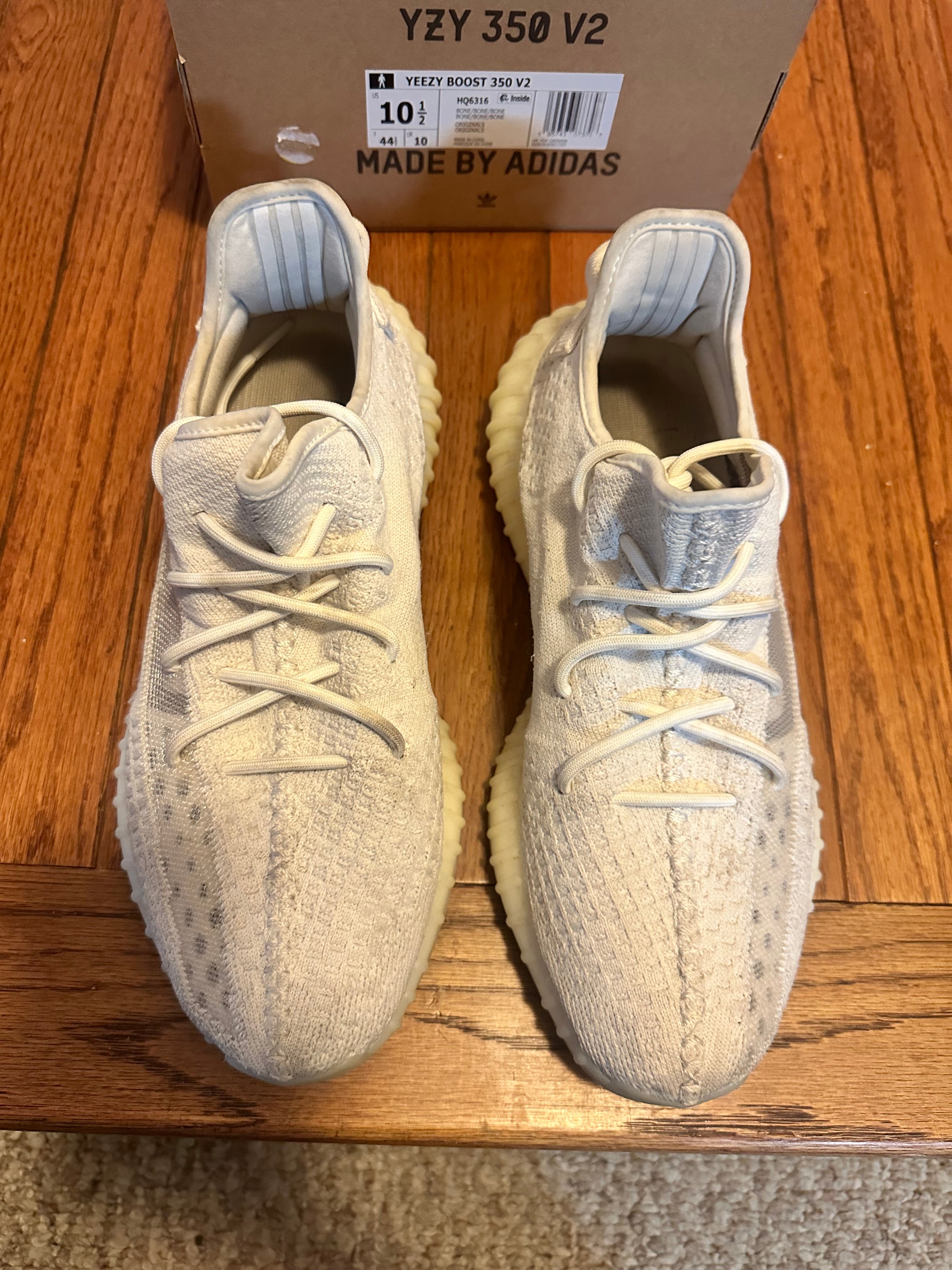 Bone Adidas Yeezy Boost 350 V2 size 10.5