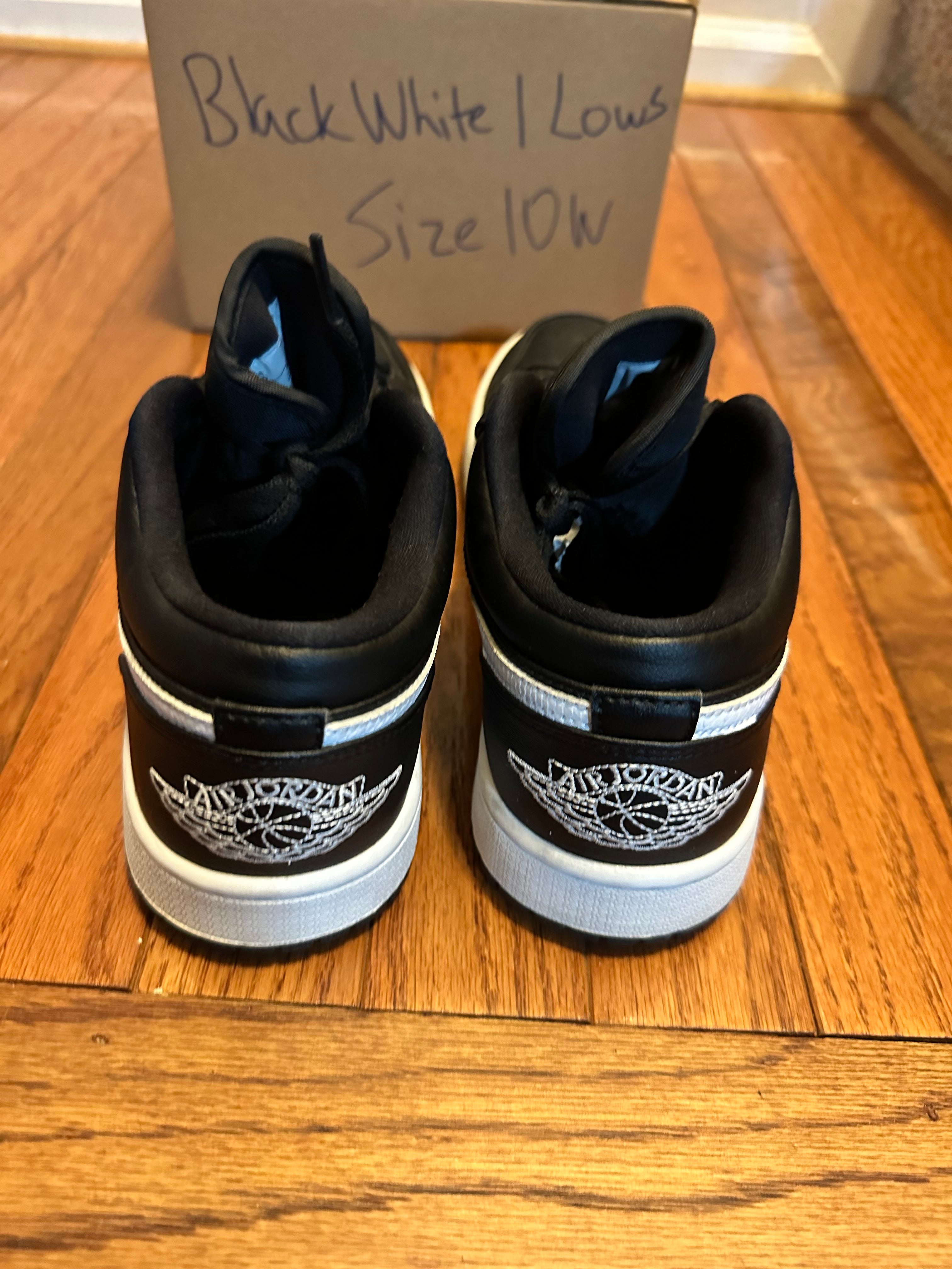 Black White Low 1s size 8.5