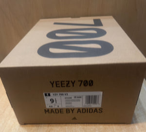 Brand New Yeezy 700 V3 Copper Fade Size 9.5