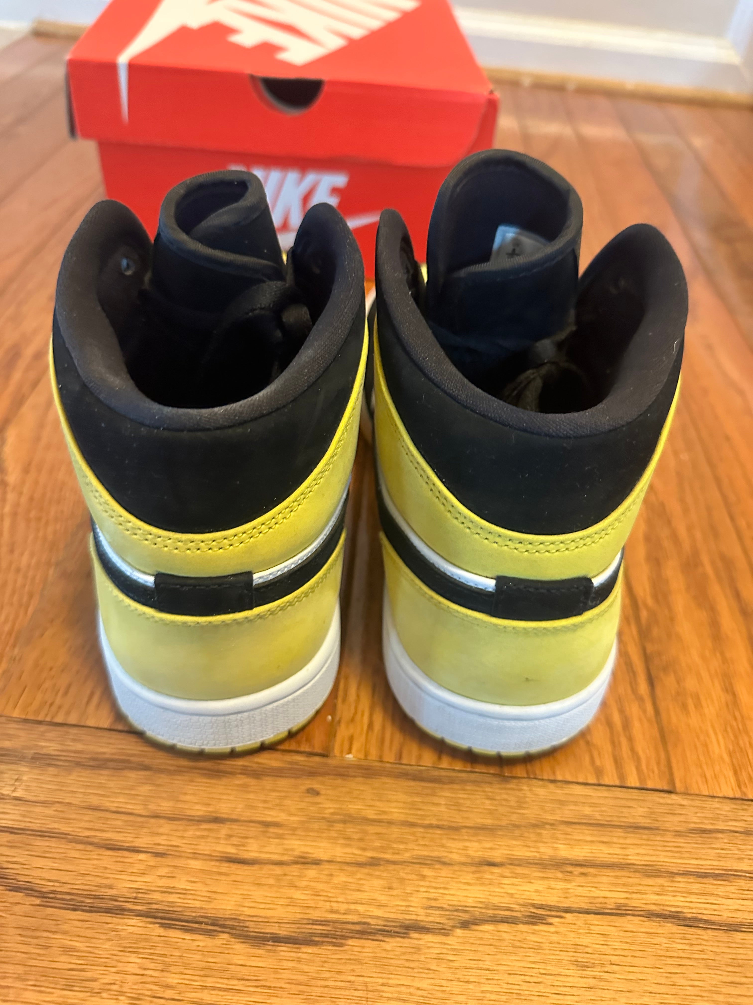 Yellow Toe 1s size 8