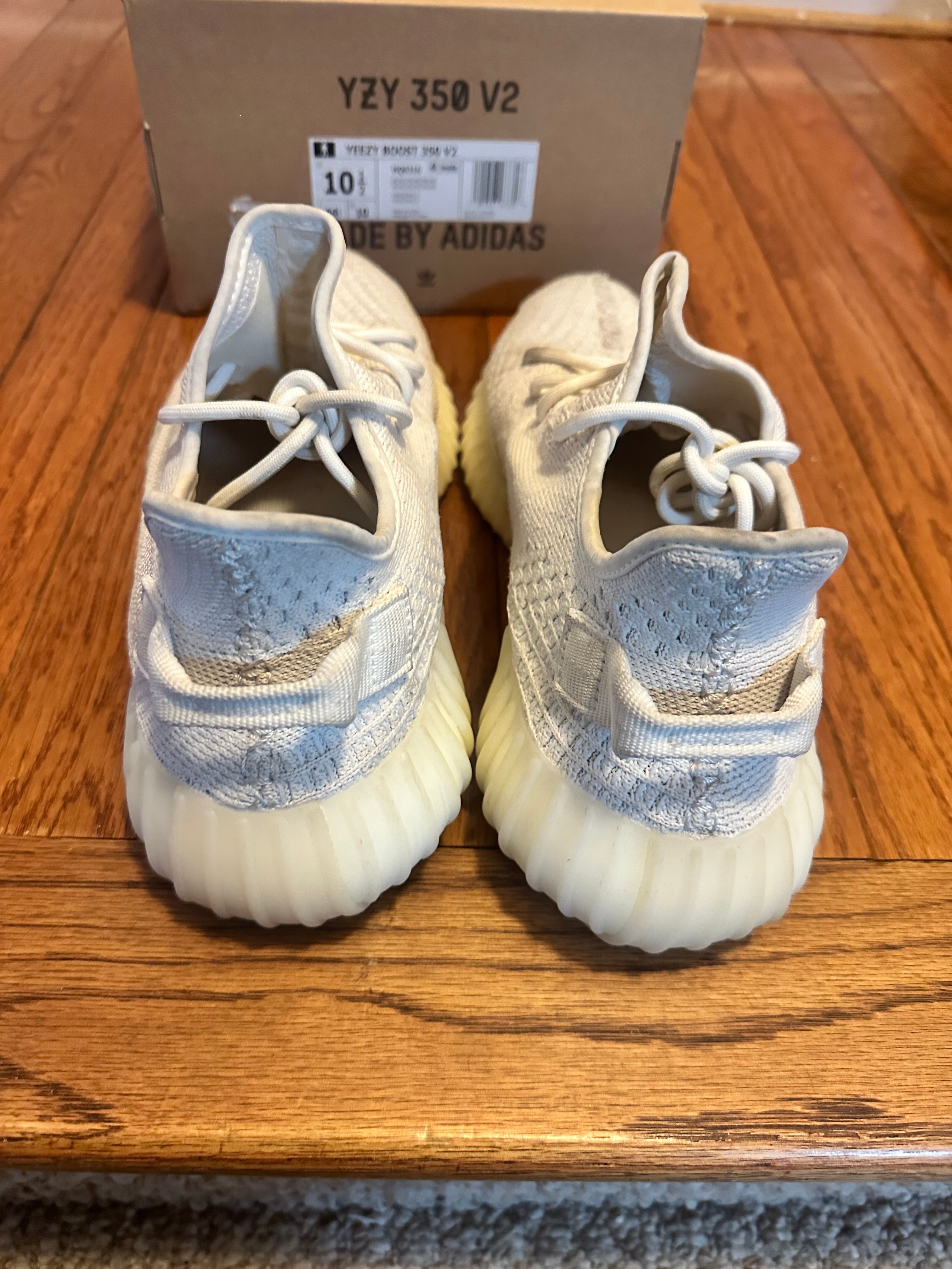 Bone Adidas Yeezy Boost 350 V2 size 10.5