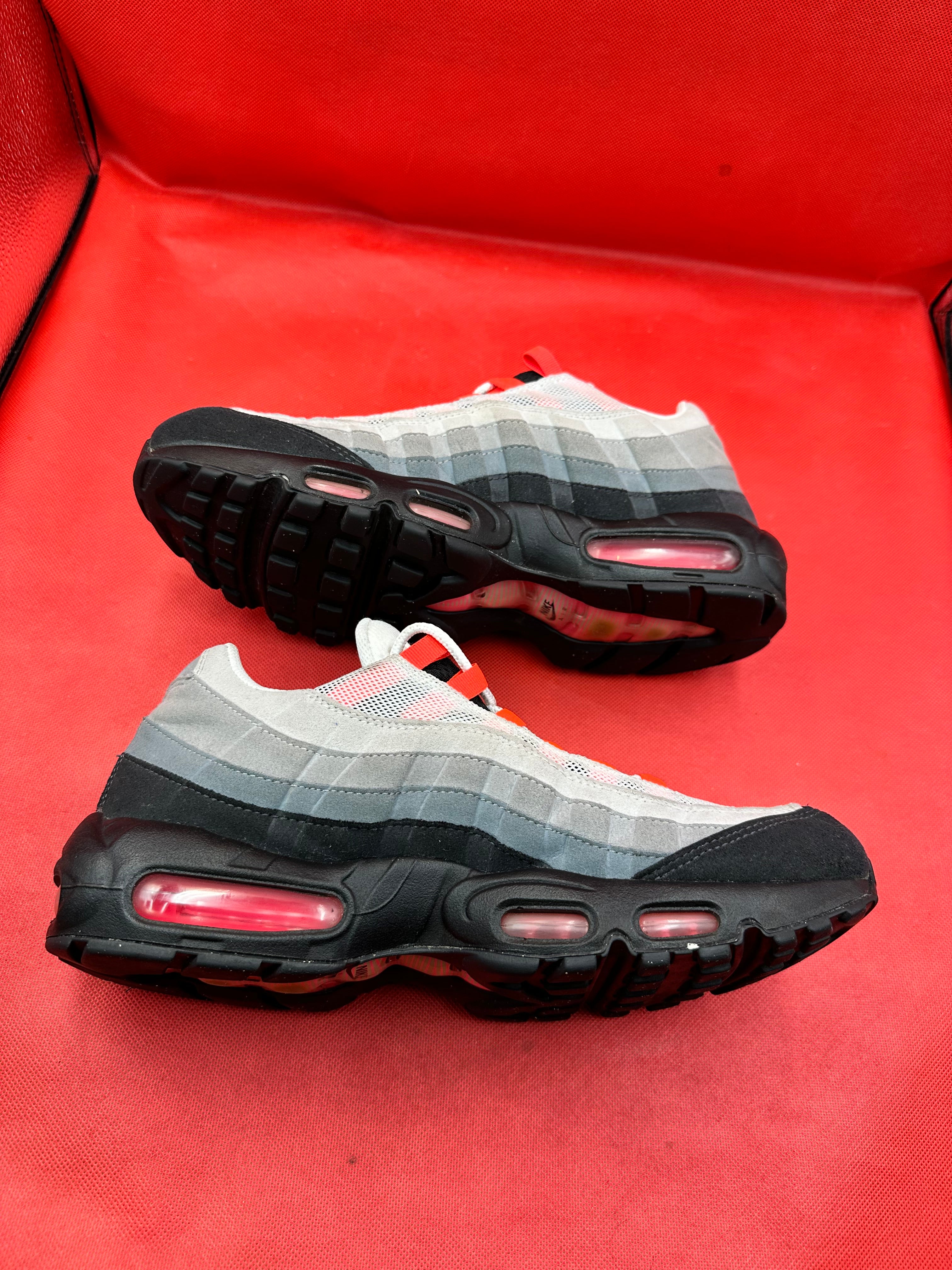 Solar Red Nike Air max 95 size 10
