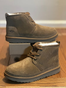 Brand new Chestnut Ugg Neumel II Boot size 4