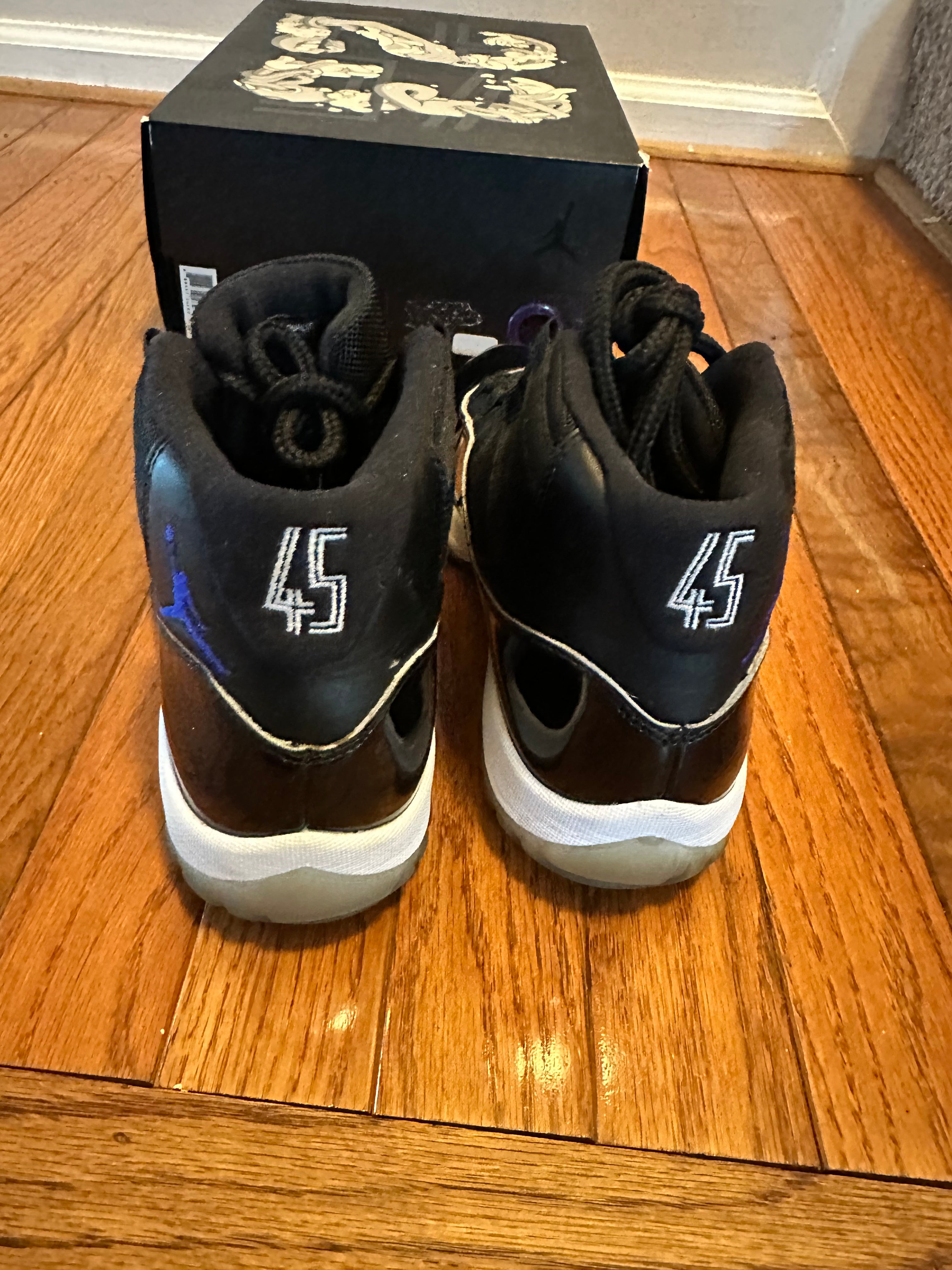 Space Jam 11s size 8