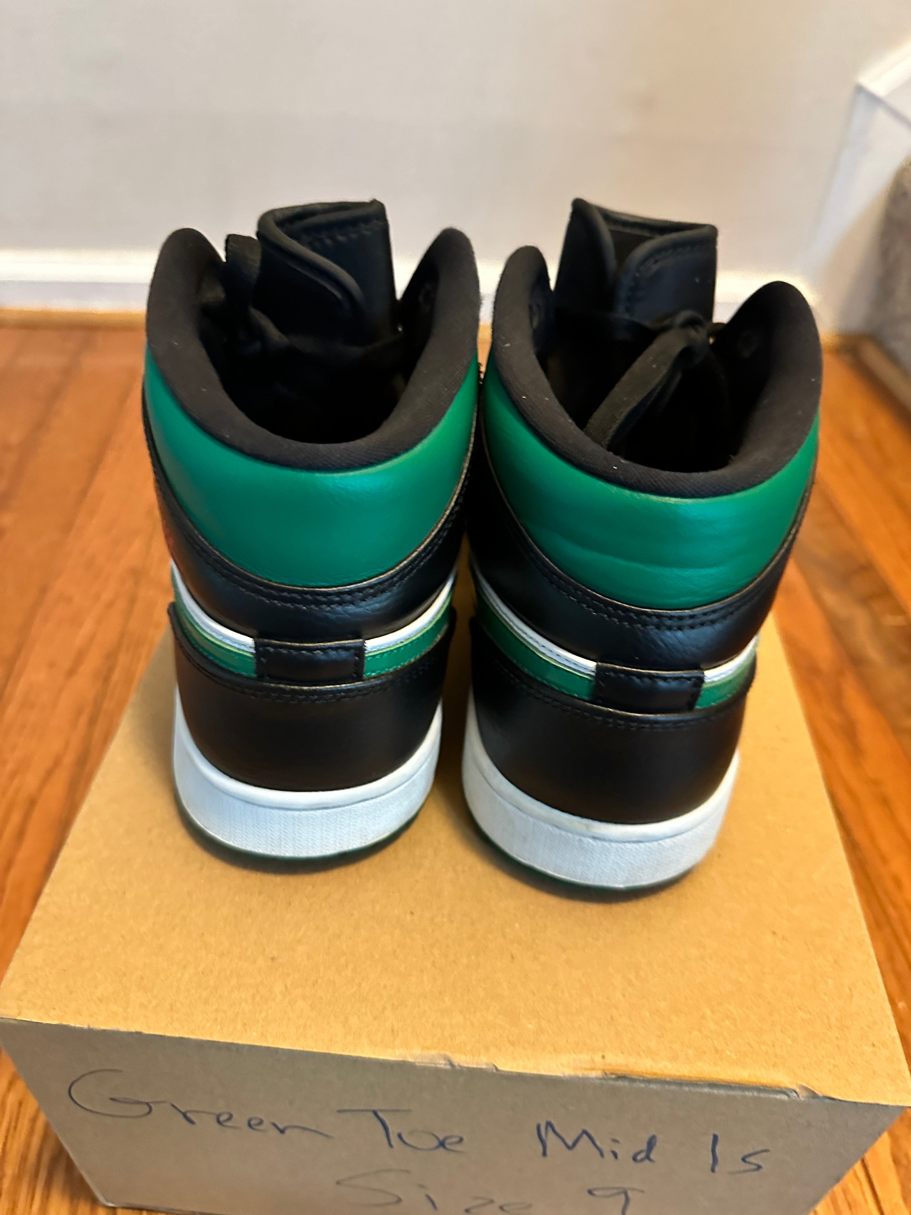 Pine Green Mid 1s size 9