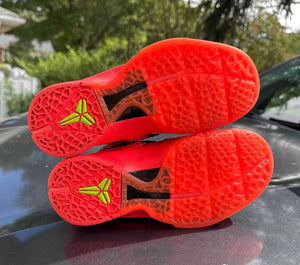 Zoom Kobe 6 Reverse Grinch Size 4.5Y