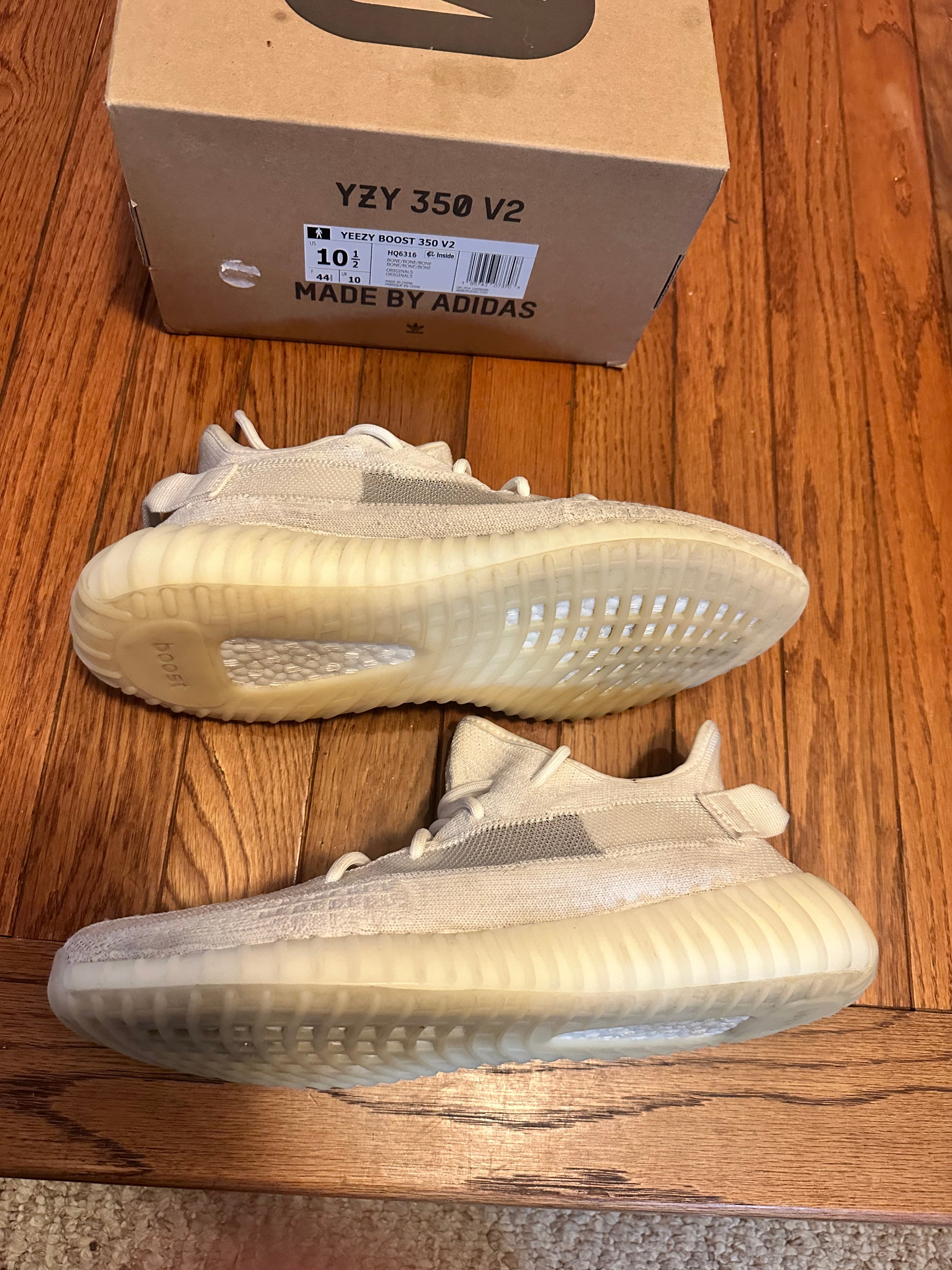 Bone Adidas Yeezy Boost 350 V2 size 10.5