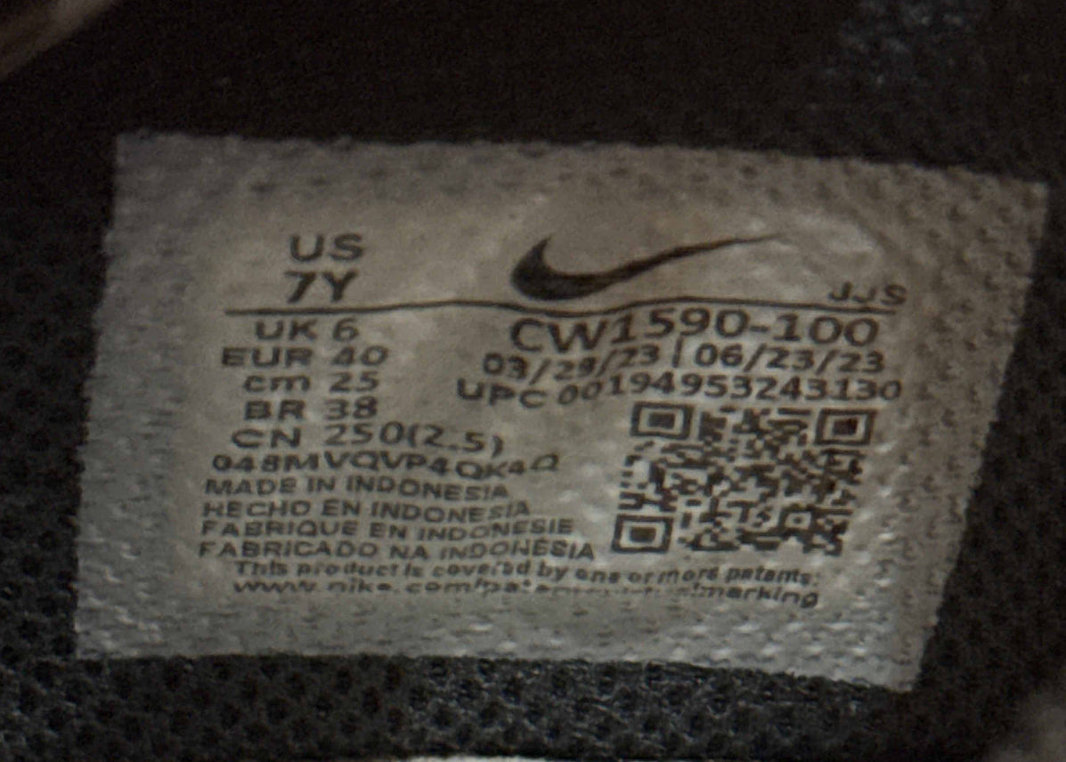 Nike Dunk Low Panda Size 7Y