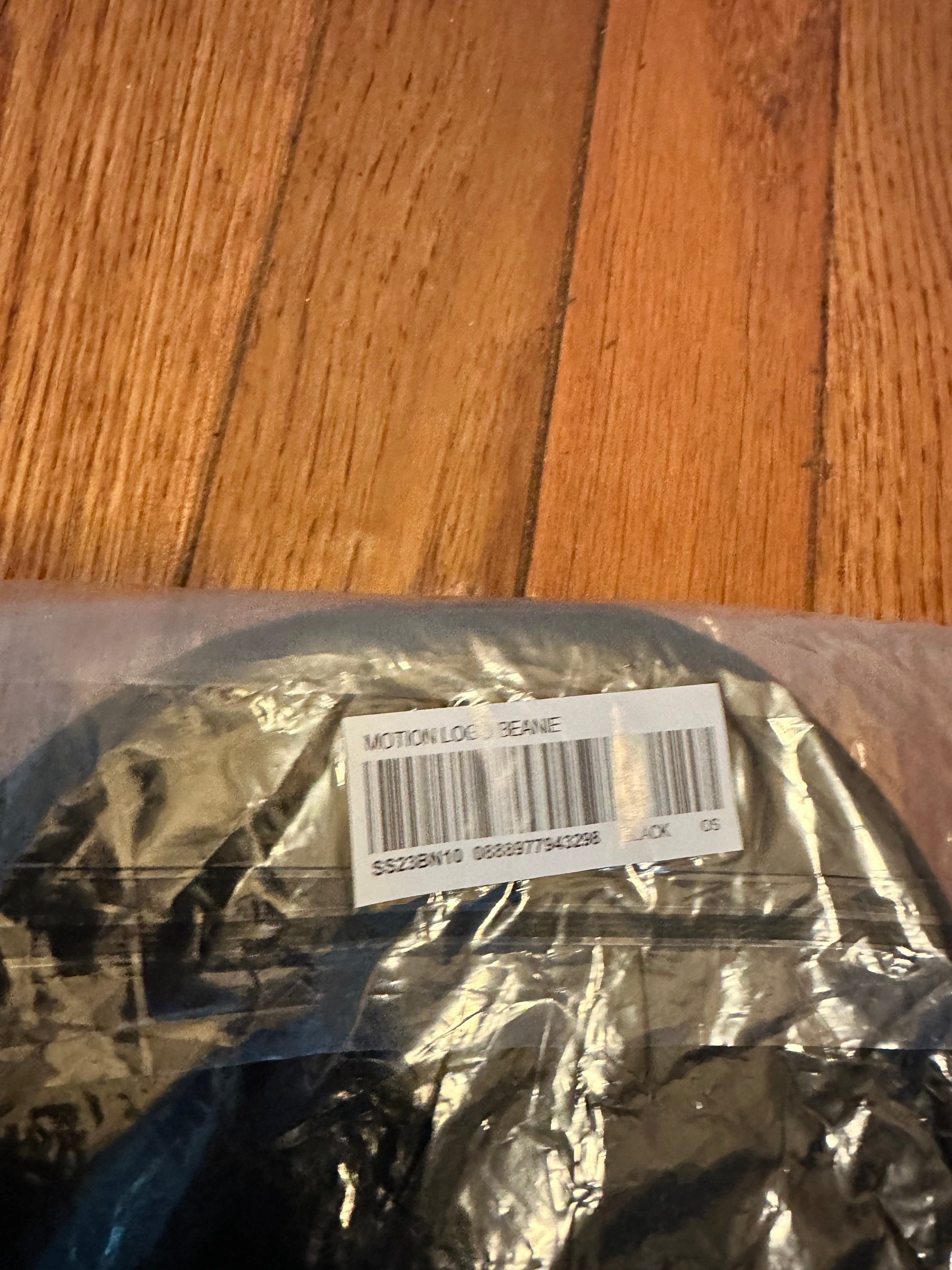 Brand new Black Supreme Motion Logo Beanie