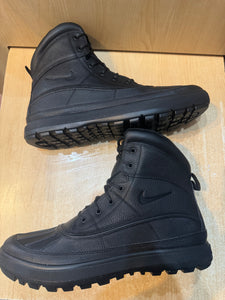 Brand New Nike Woodside 2 Triple Black Size 12