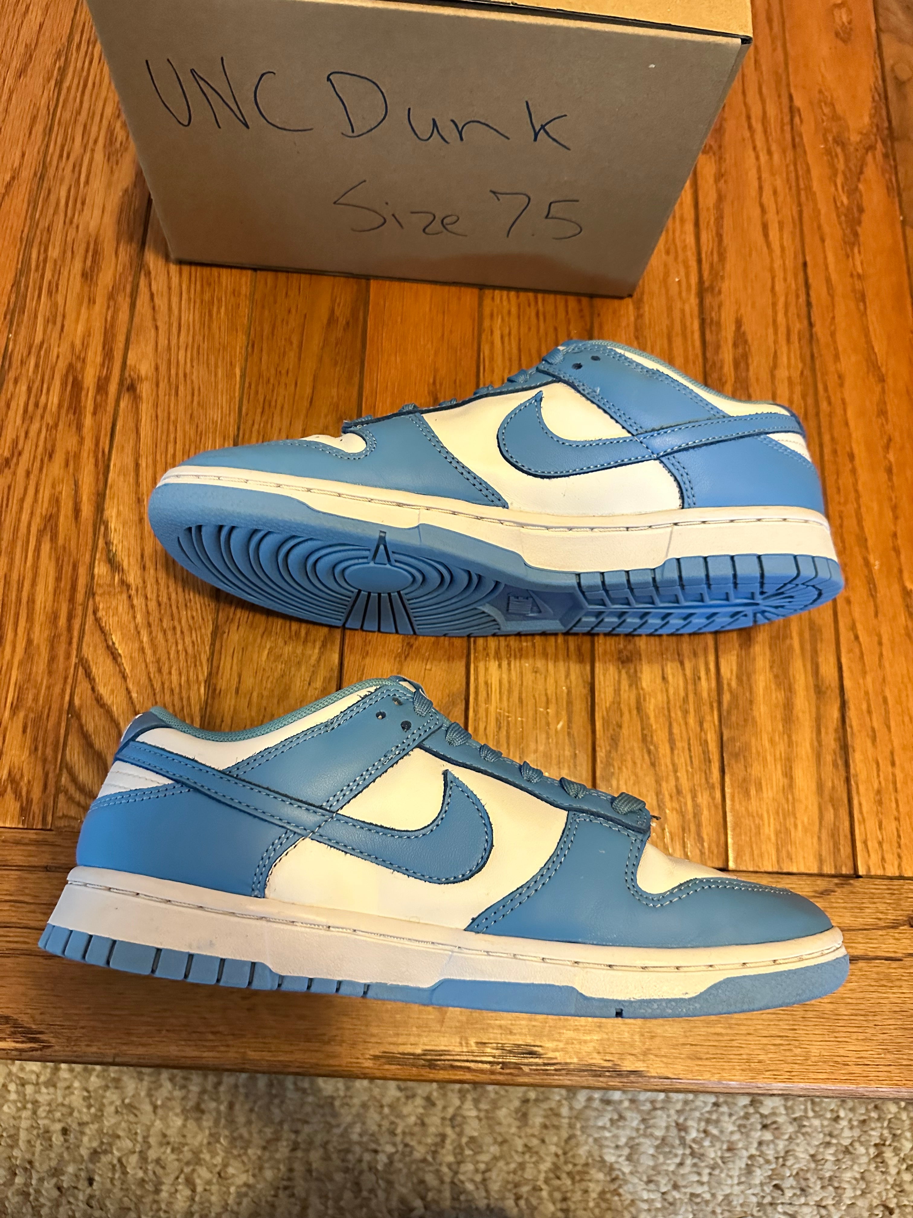 UNC Nike Dunk Low Size 7.5
