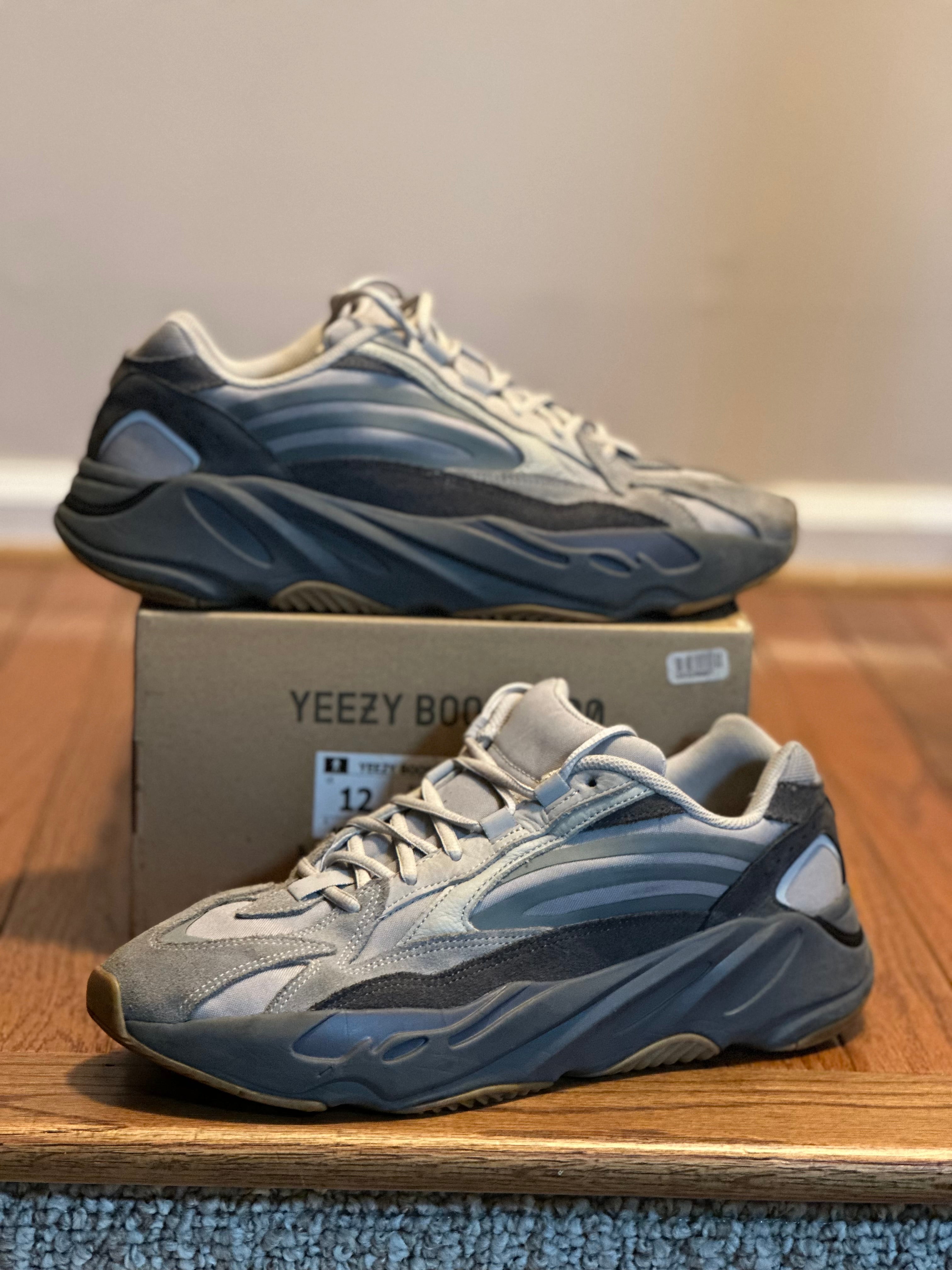Tephra Adidas Yeezy Boost 700 V2 size 12