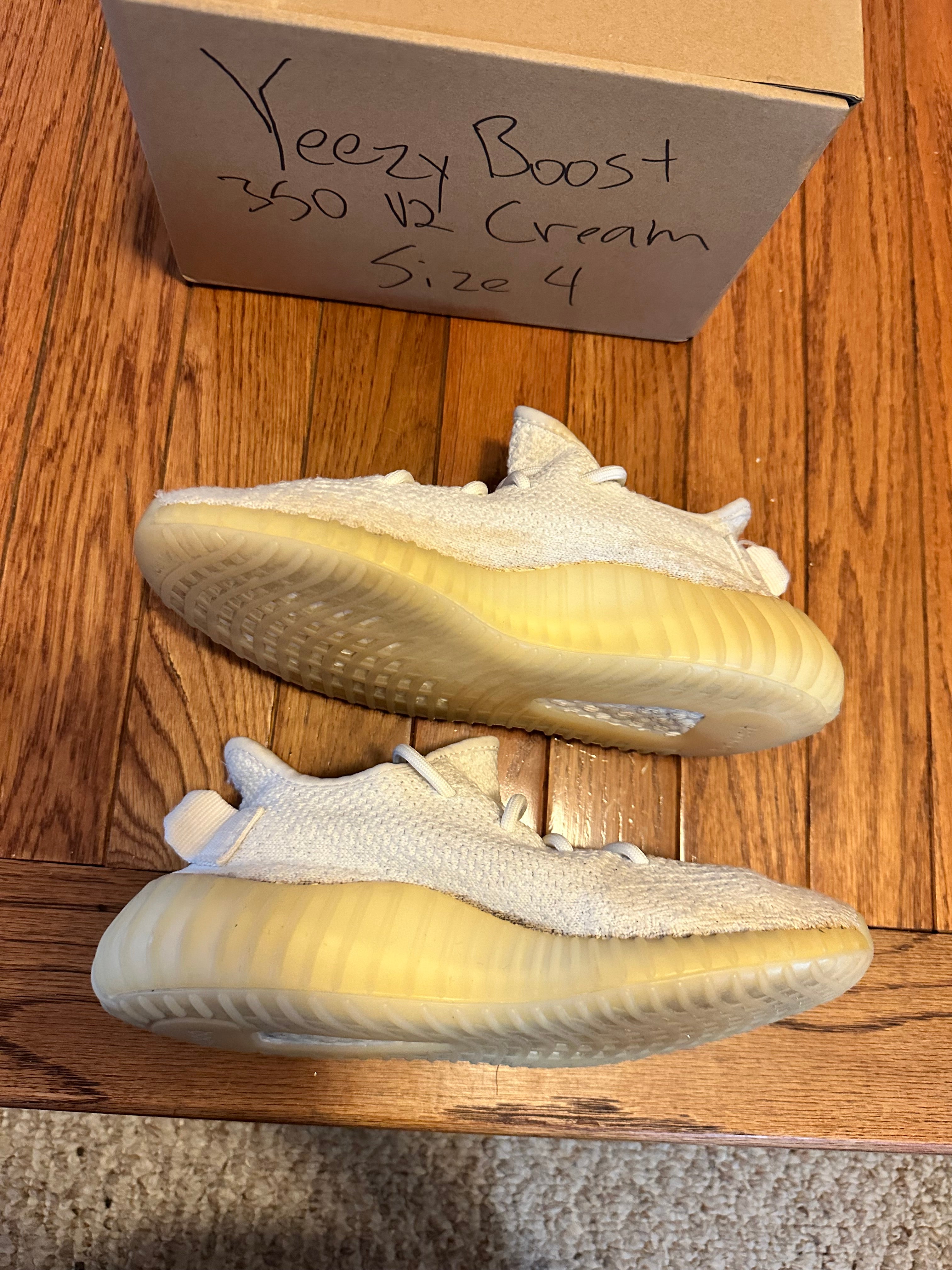 Cream Adidas Yeezy Boost 350 V2 size 4