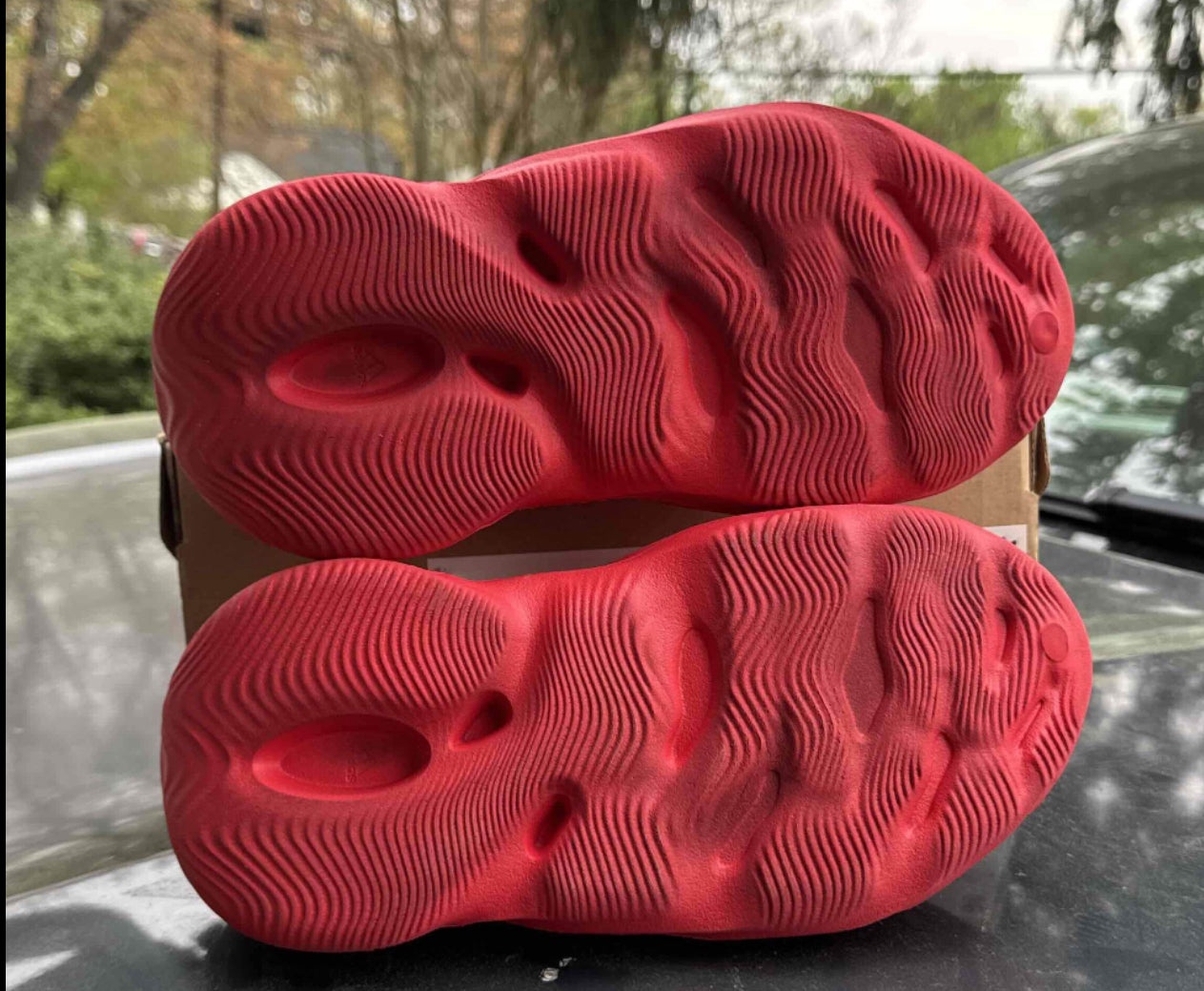 Yeezy Foam RNNR Vermillion Size 8