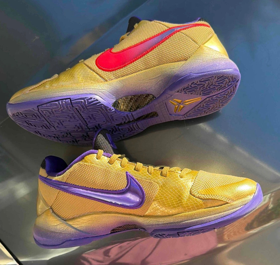 Undefeated X Zoom Kobe 5 Protro Hall Of Fame Size 8.5