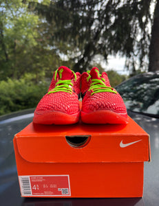 Zoom Kobe 6 Reverse Grinch Size 4.5Y