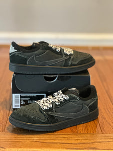 Black Phantom Travis Scott 1s size 3Y