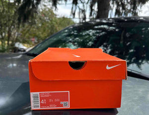 Zoom Kobe 6 Reverse Grinch Size 4.5Y