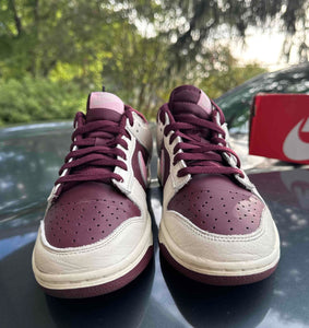 Nike Dunk Low Valentines Day Size 7