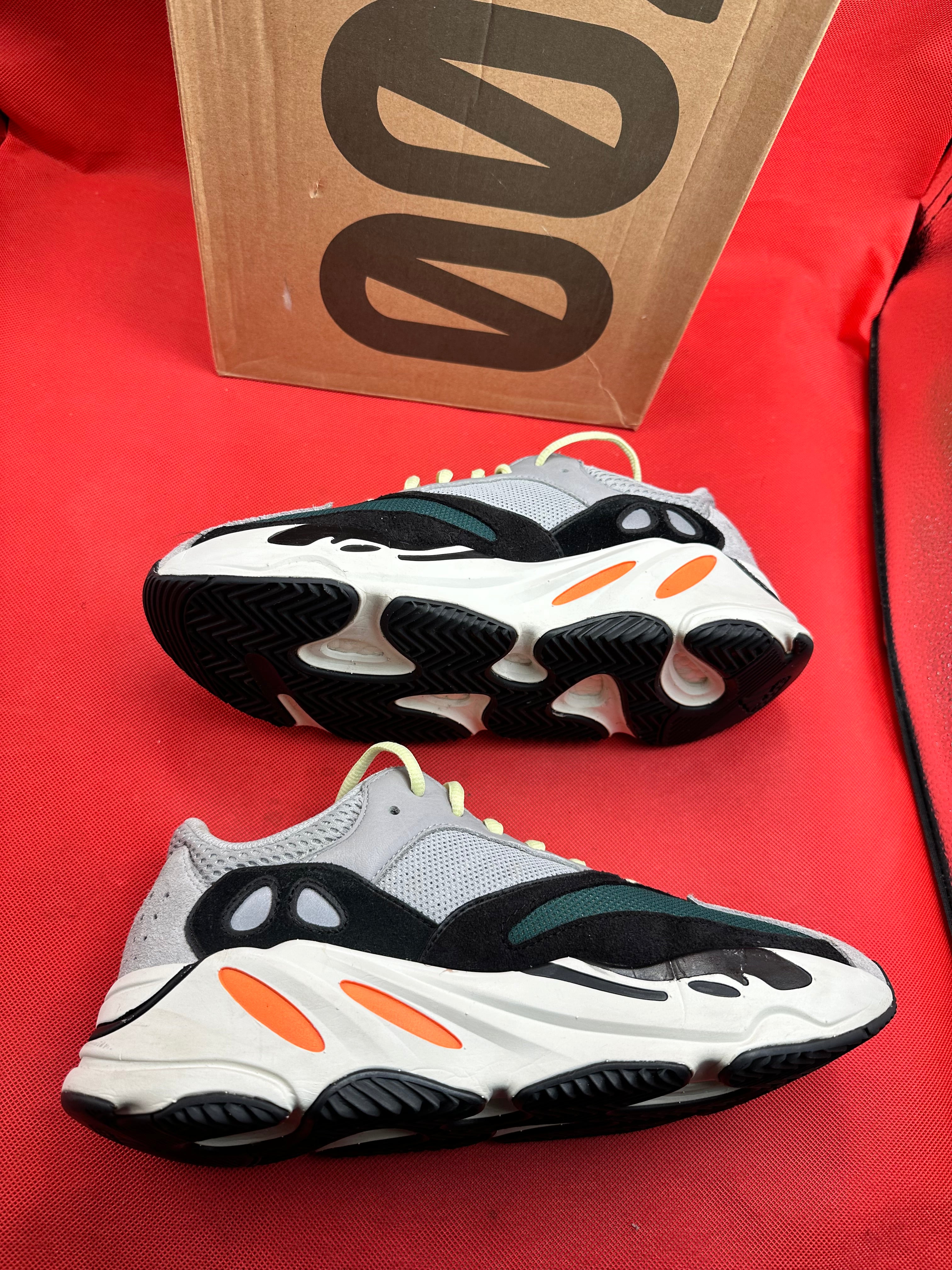 Wave Runner Adidas Yeezy Boost 700 Size 8.5