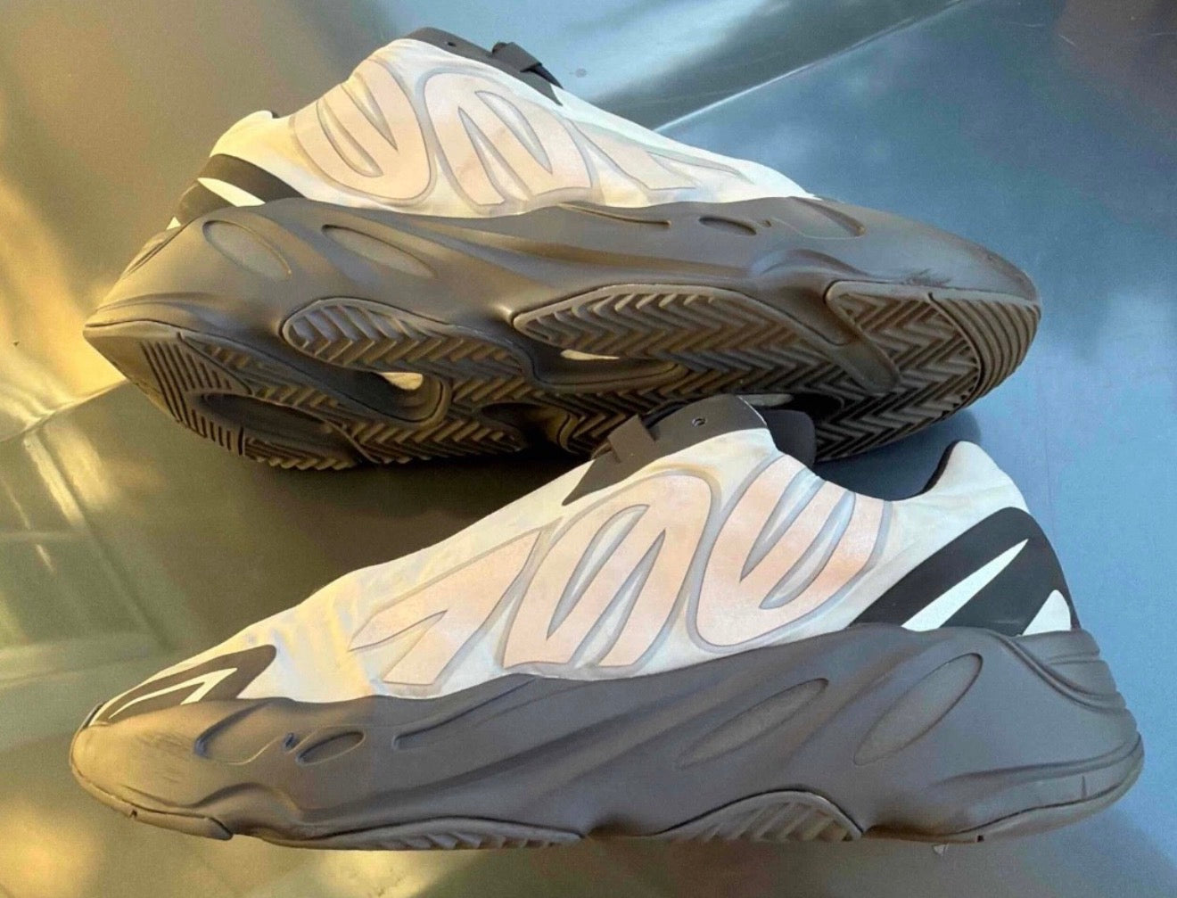 Yeezy 700 MNVN Metallic Size 12