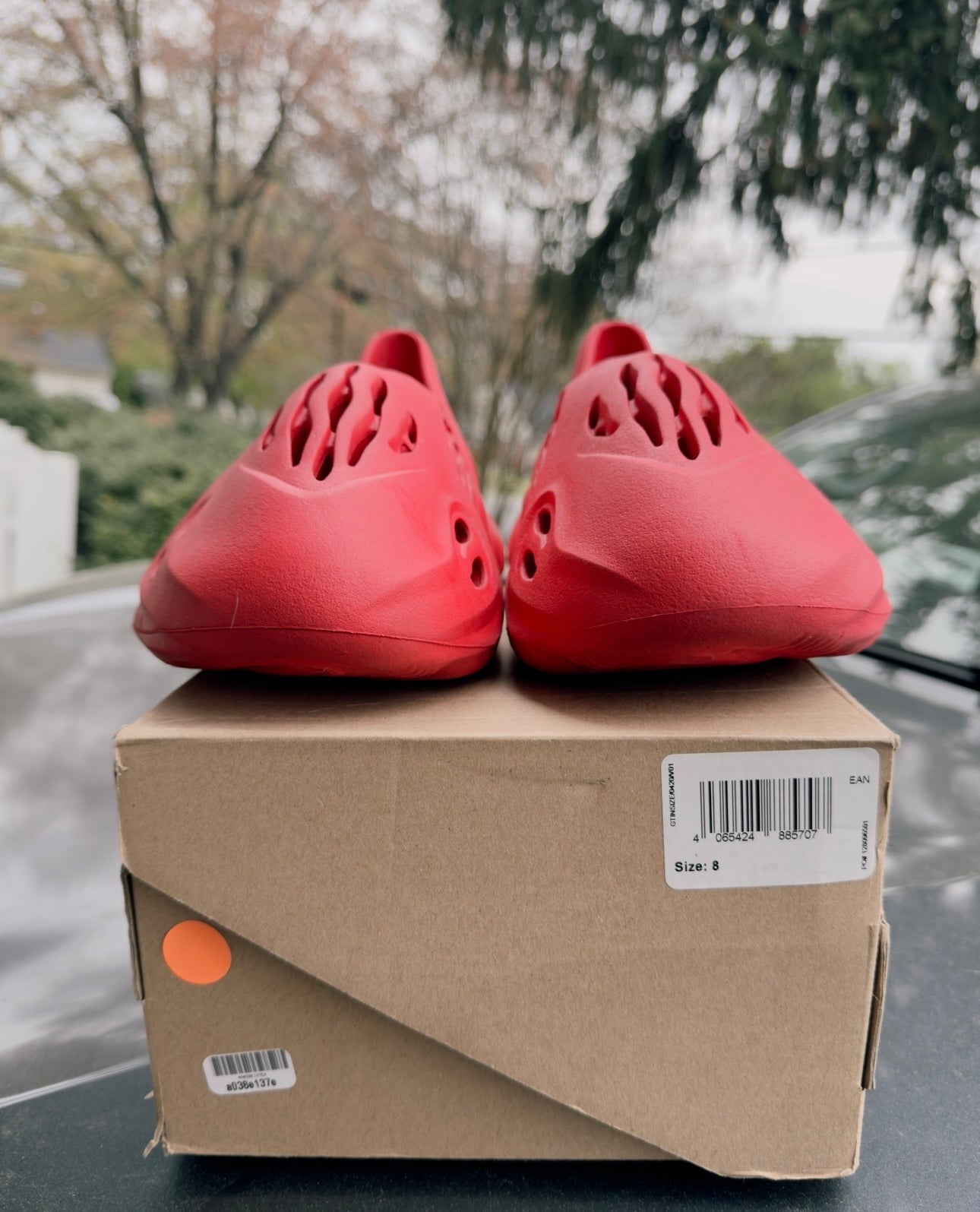 Yeezy Foam RNNR Vermillion Size 8