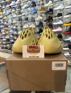 Brand New Yeezy Foam RNNR Sulfur Size 13