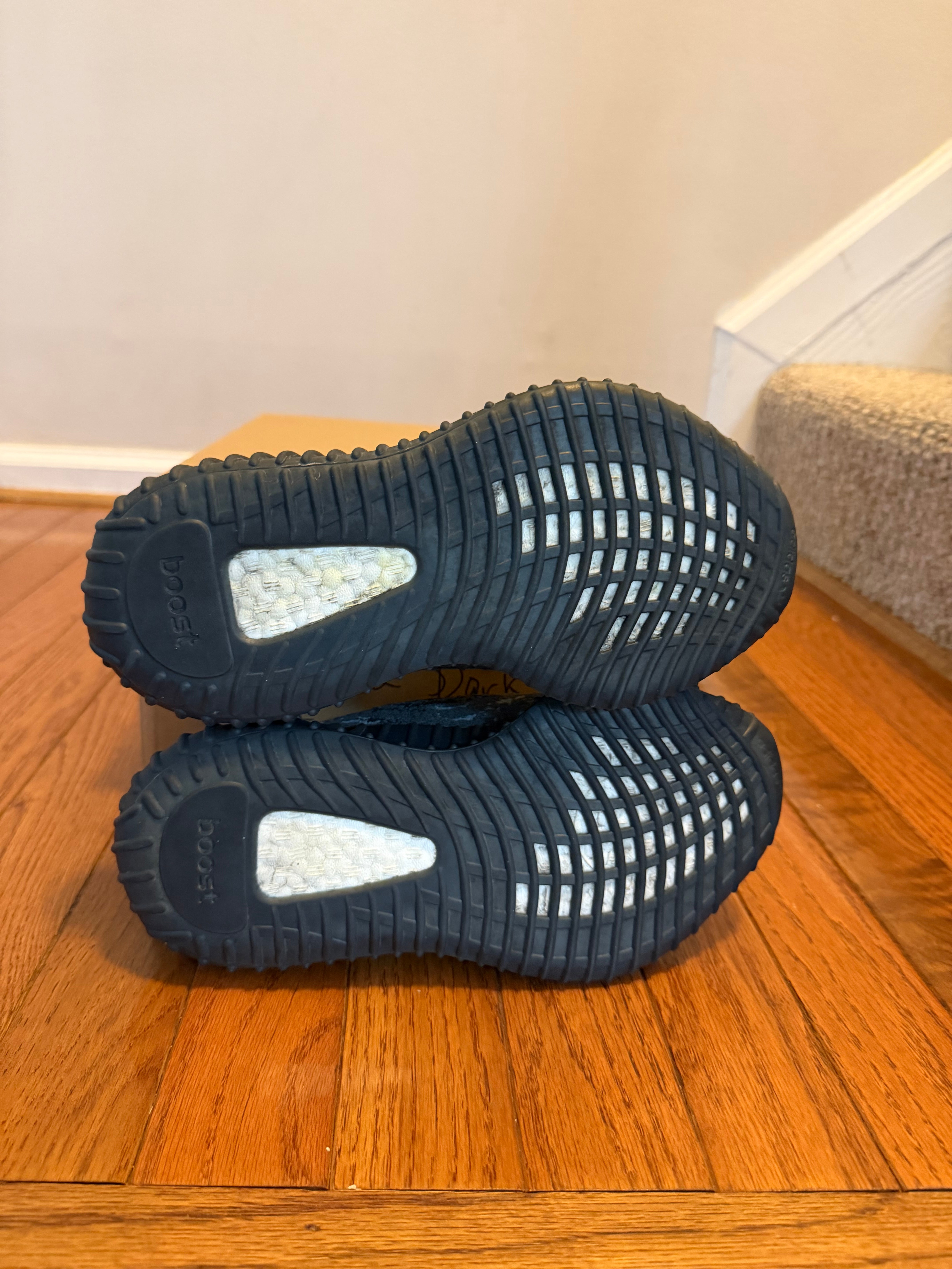 MX Dark Salt Adidas Yeezy 350 V2 size 5