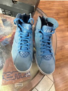 Pantone 7s size 9.5