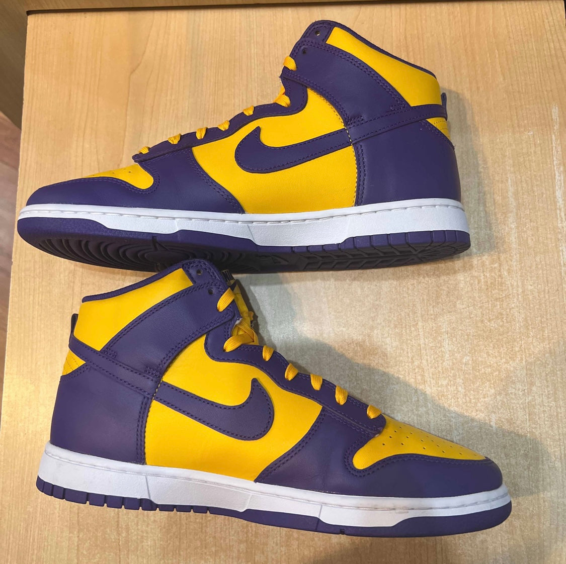 Dunk High Lakers Size 11